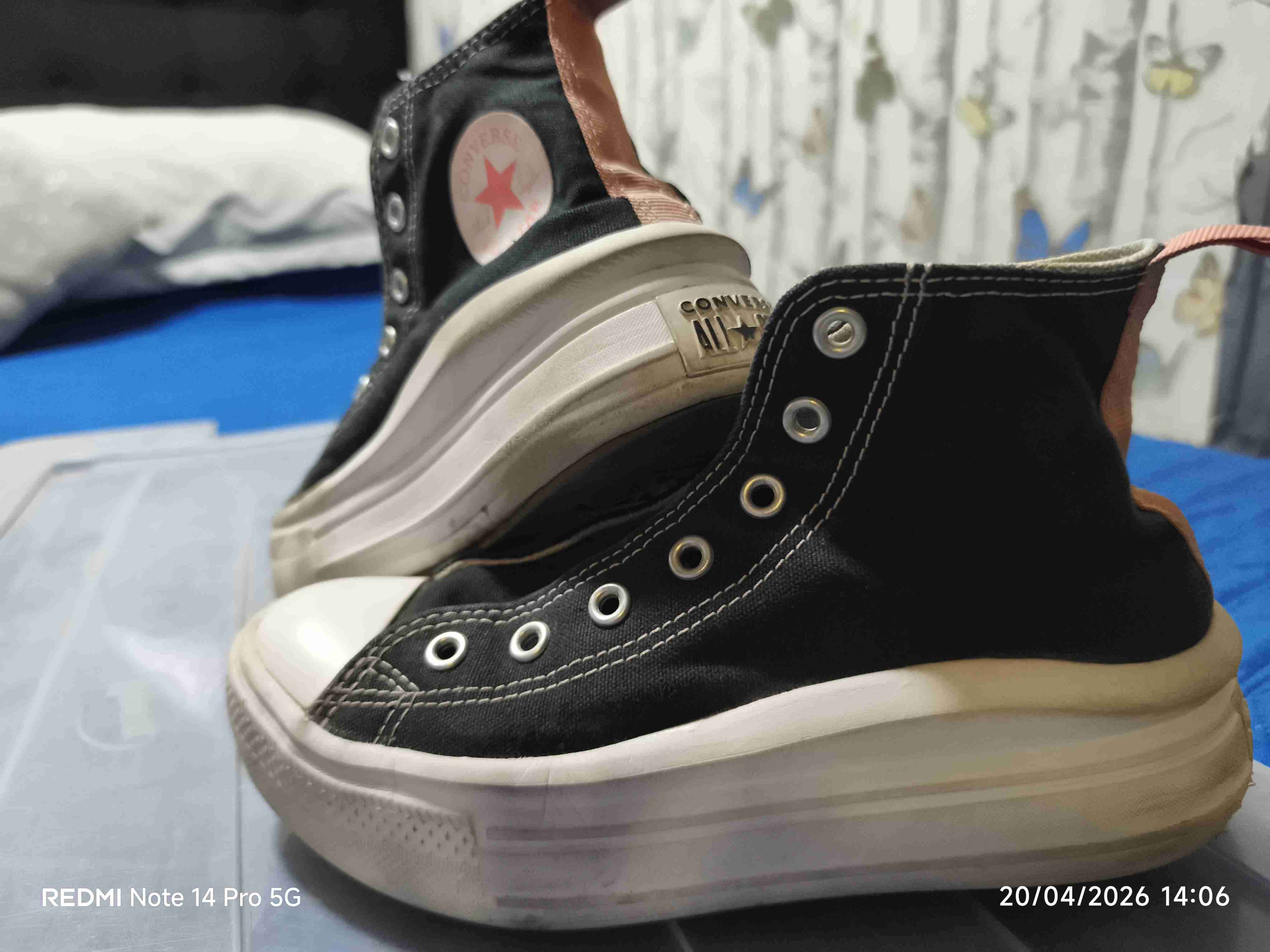 Zapatillas negras y rosadas converse all Star - miniatura 5