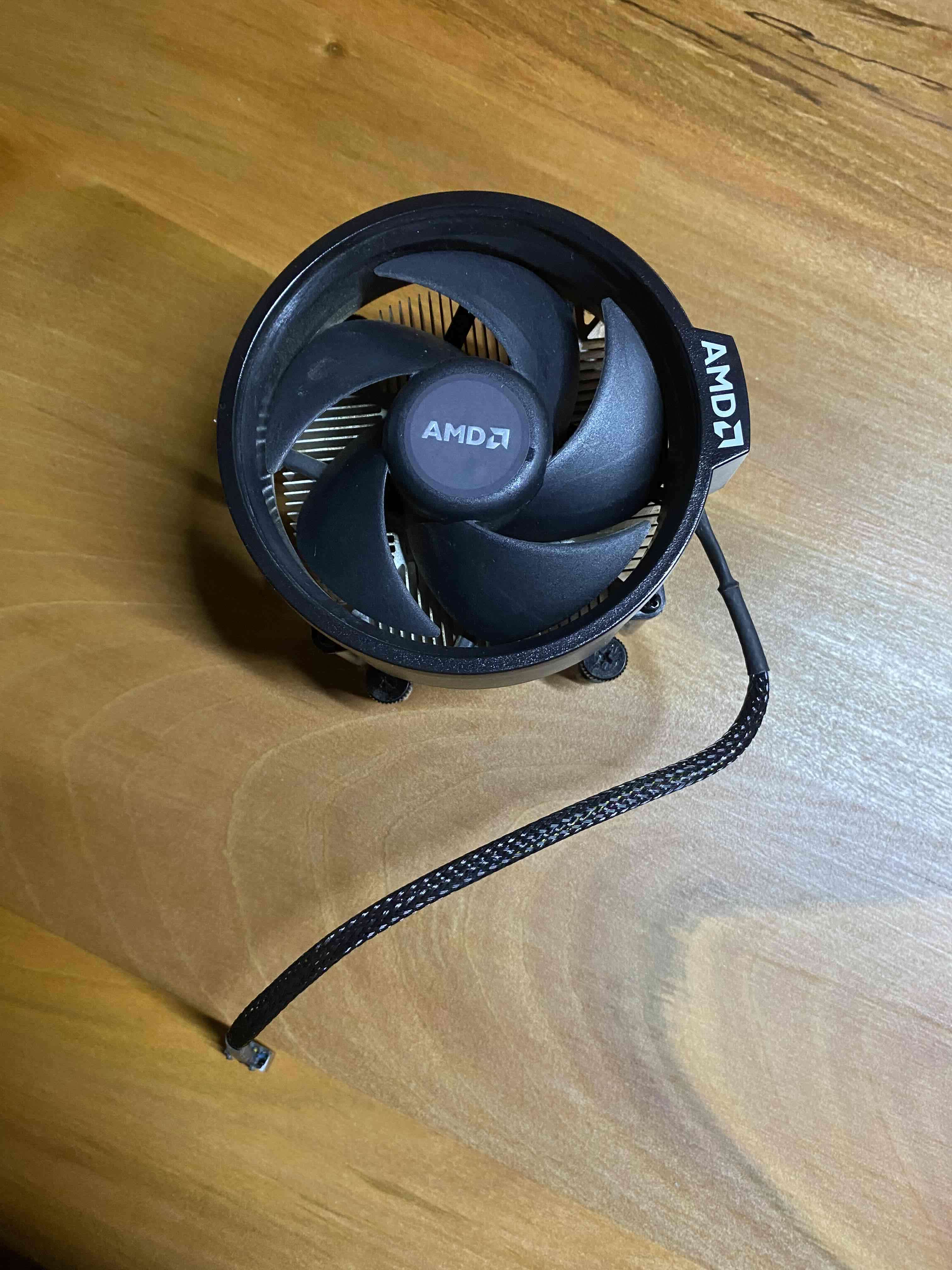 Ventilador CPU AMD AM4 Funcionando - miniatura 1