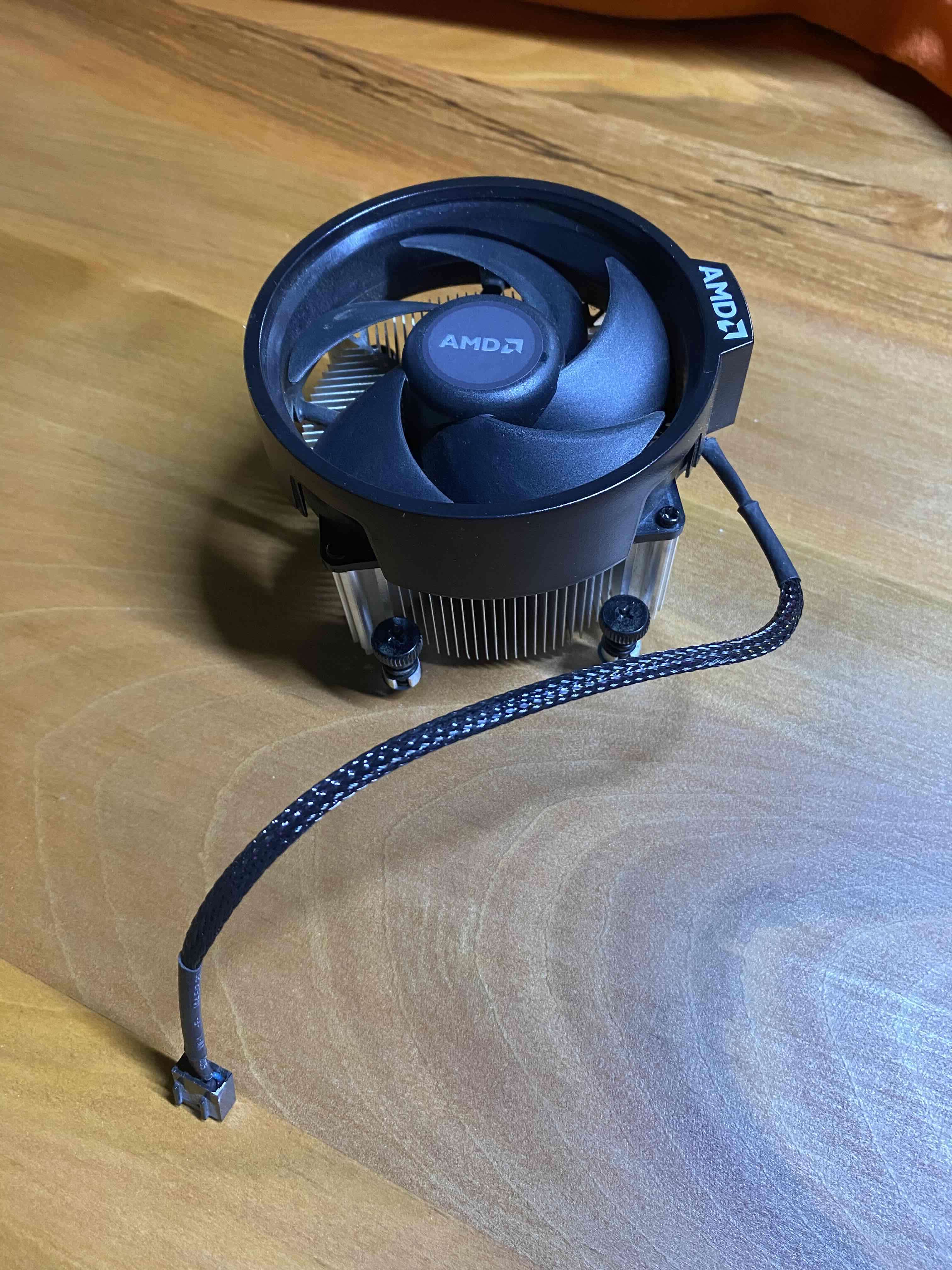 Ventilador CPU AMD AM4 Funcionando - miniatura 2