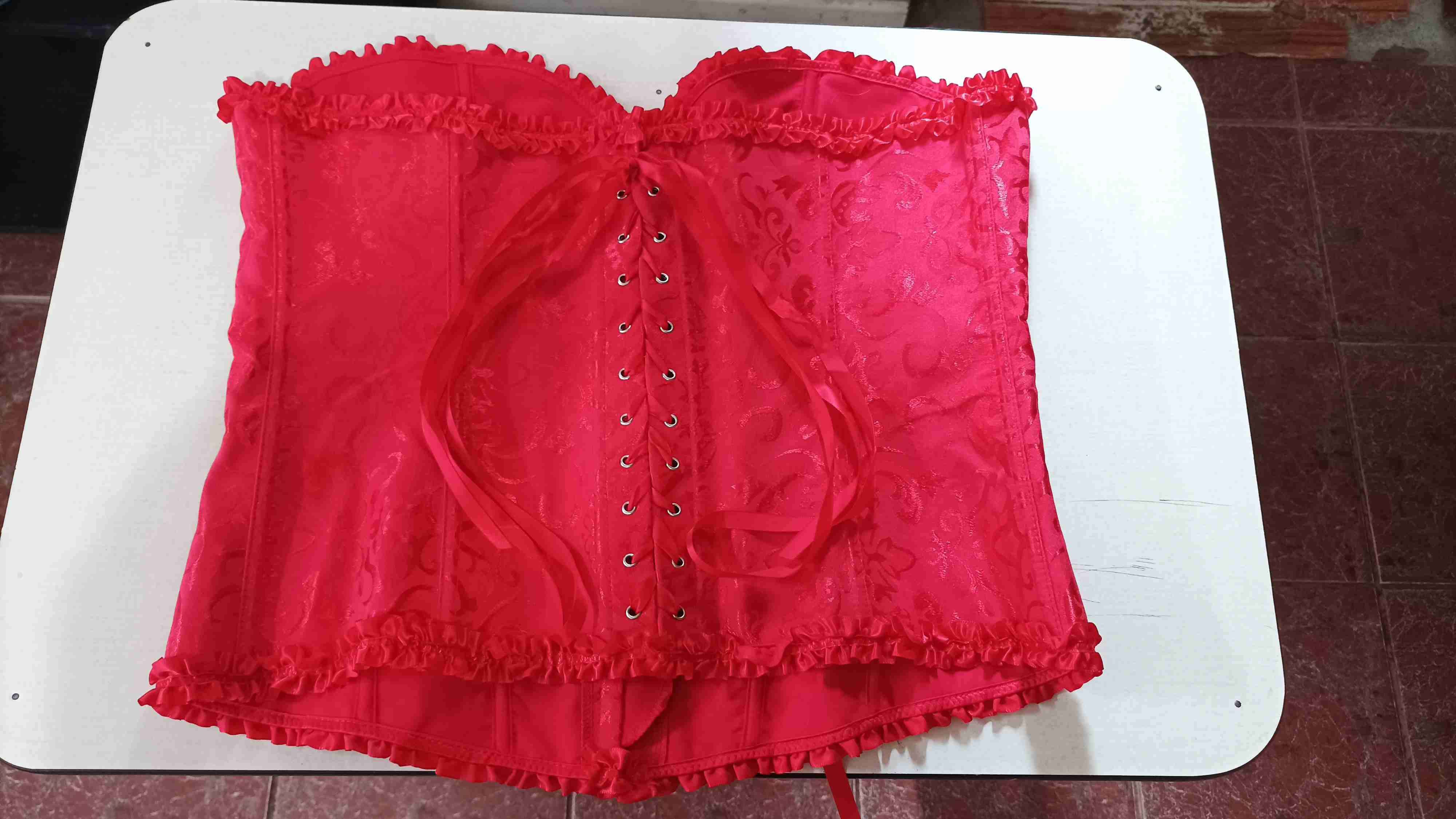 Corset rojo con encaje - miniatura 3