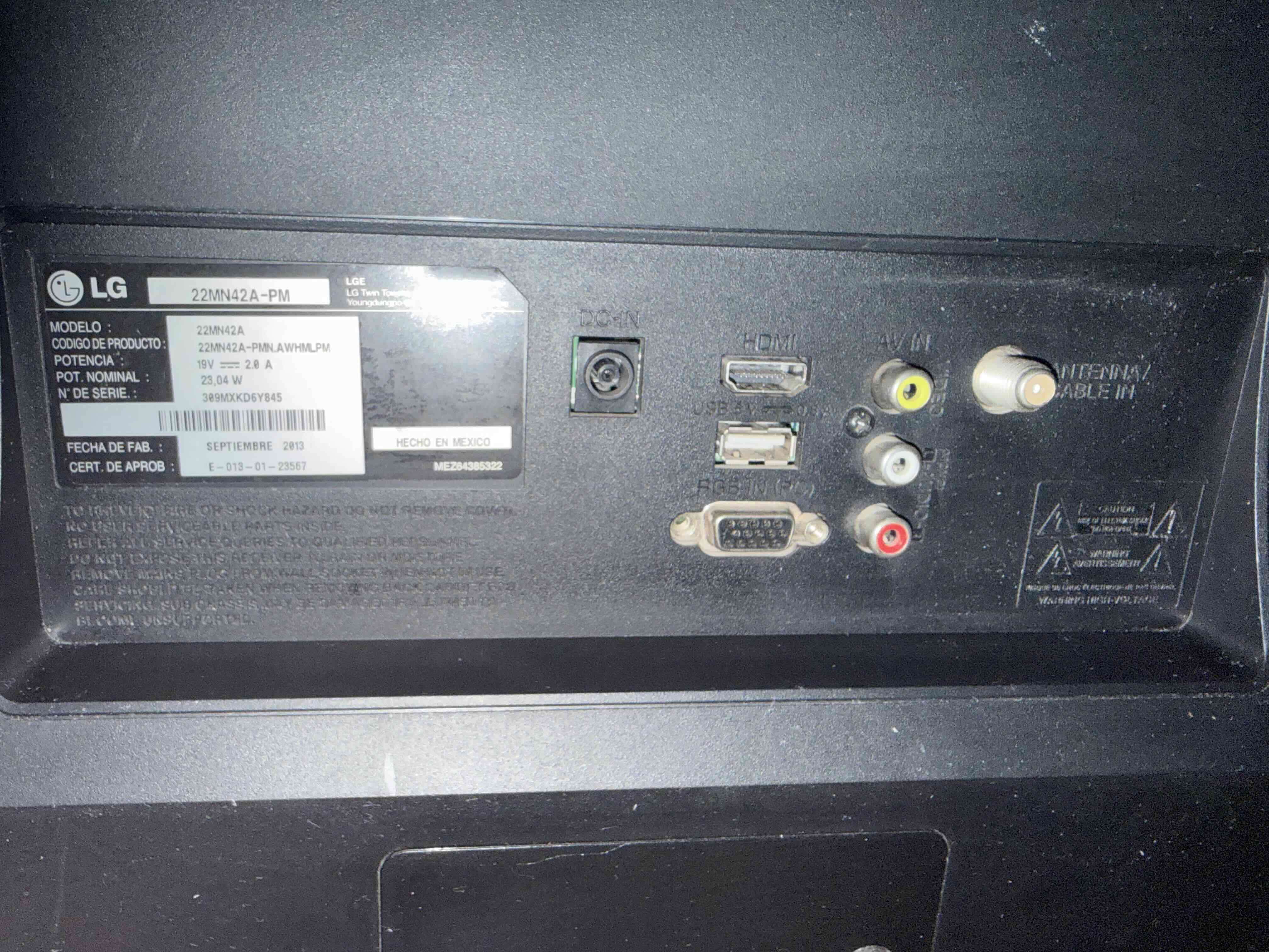 Monitor y TV  LG pantalla plana 22 pulgadas - miniatura 3