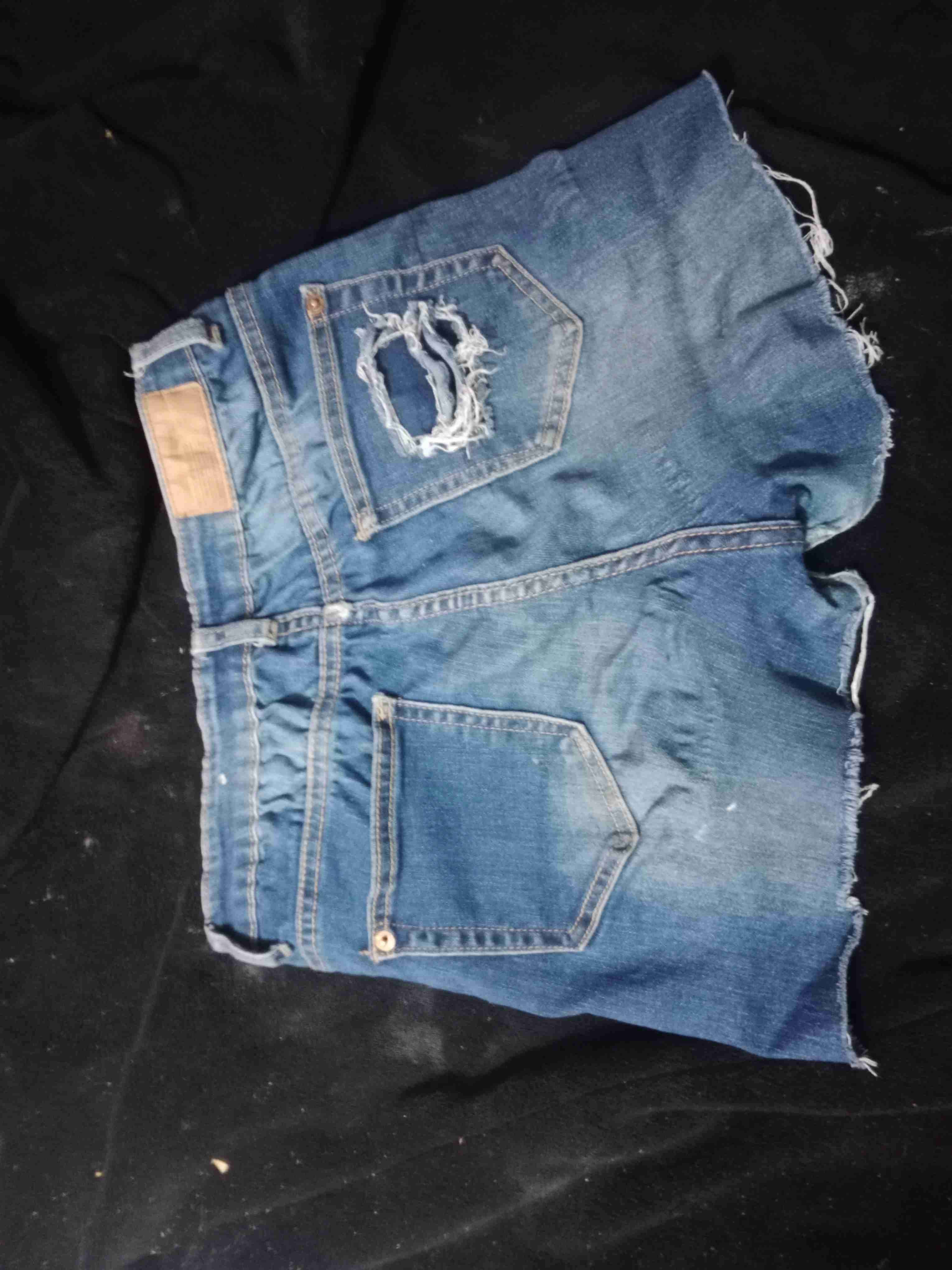 Shorts de mezclilla rasgados - miniatura 2