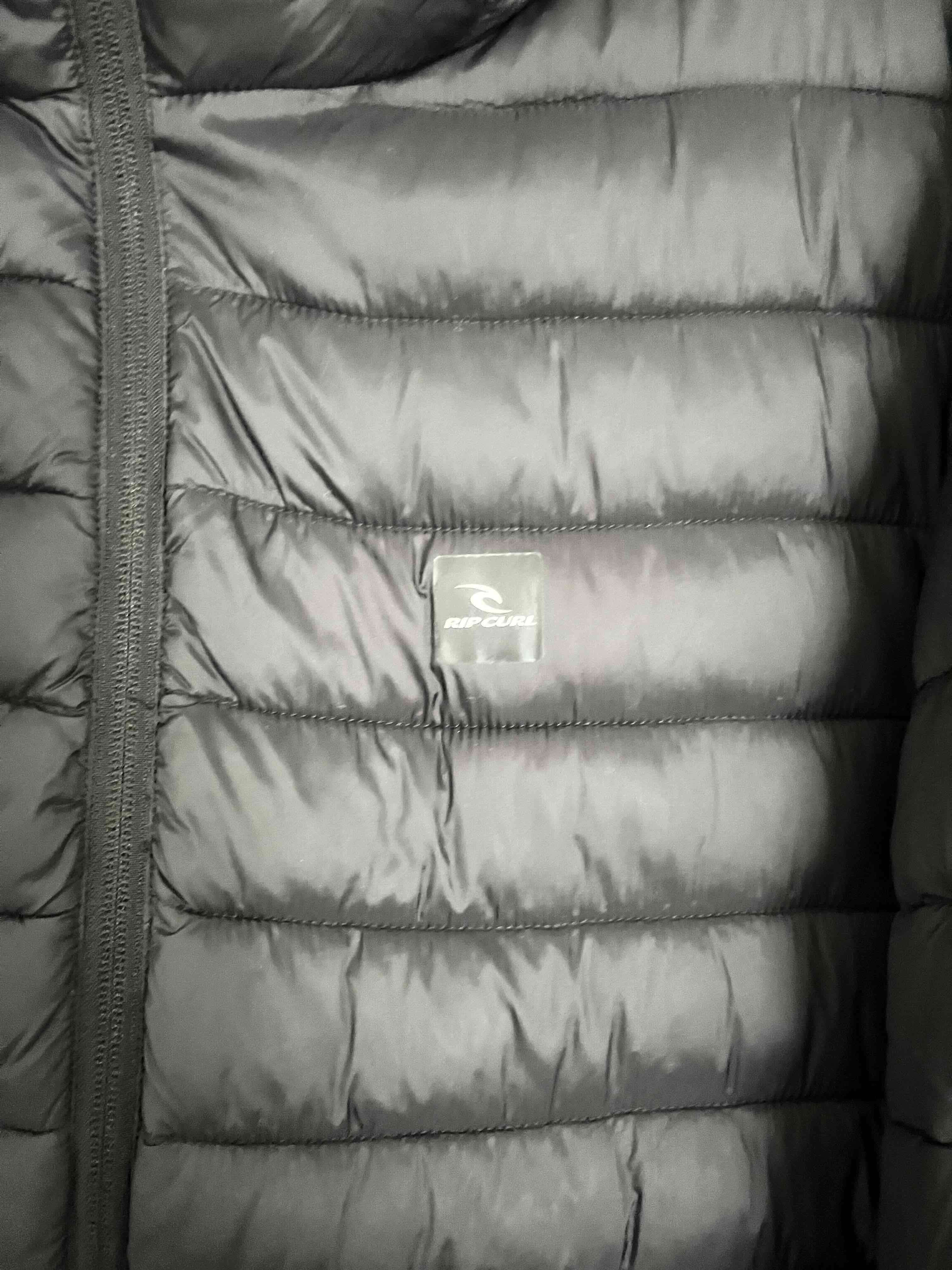 Chaqueta acolchada gris con capucha - miniatura 4