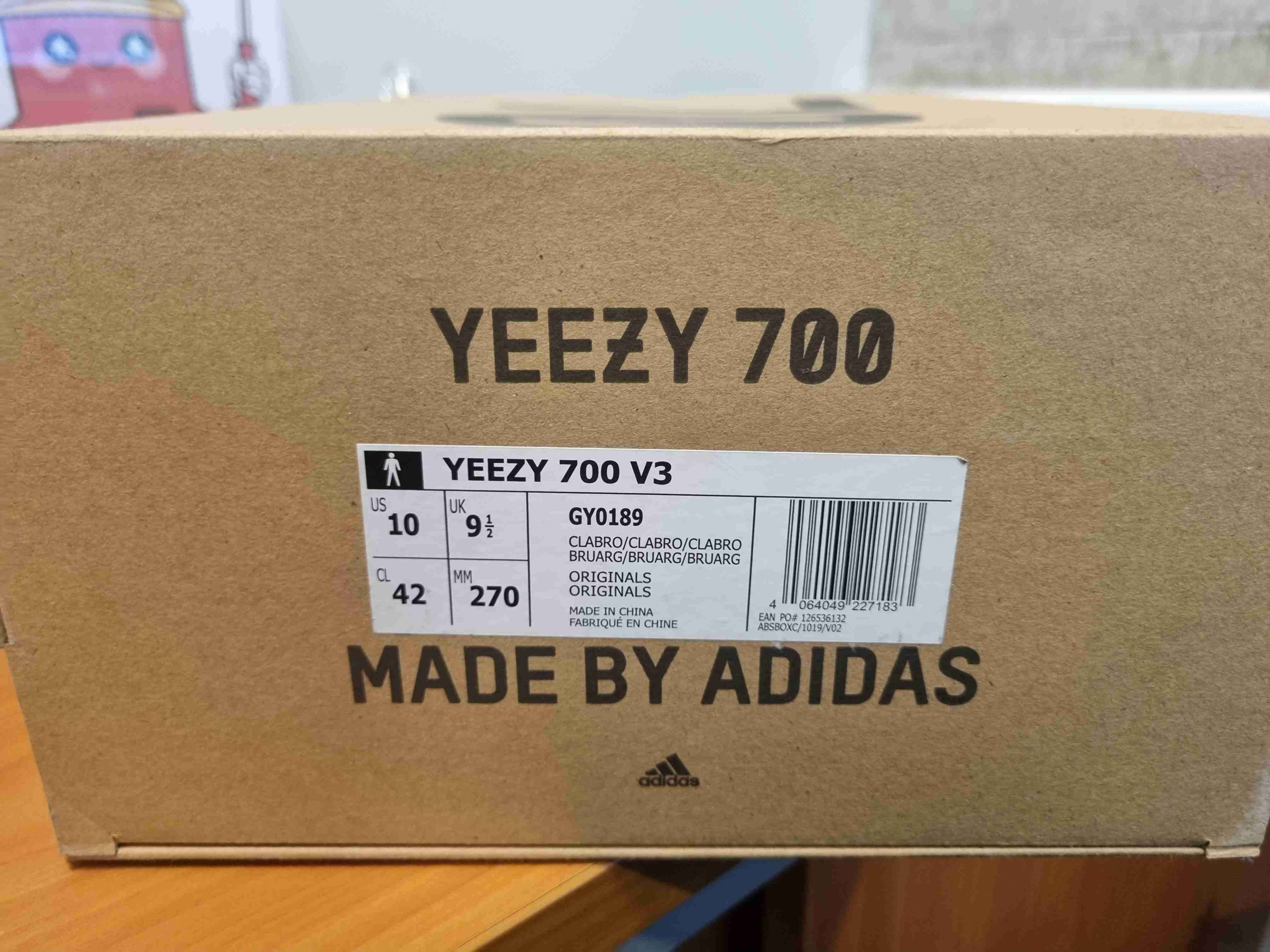 Zapatillas Yeezy 700 V3 - miniatura 1