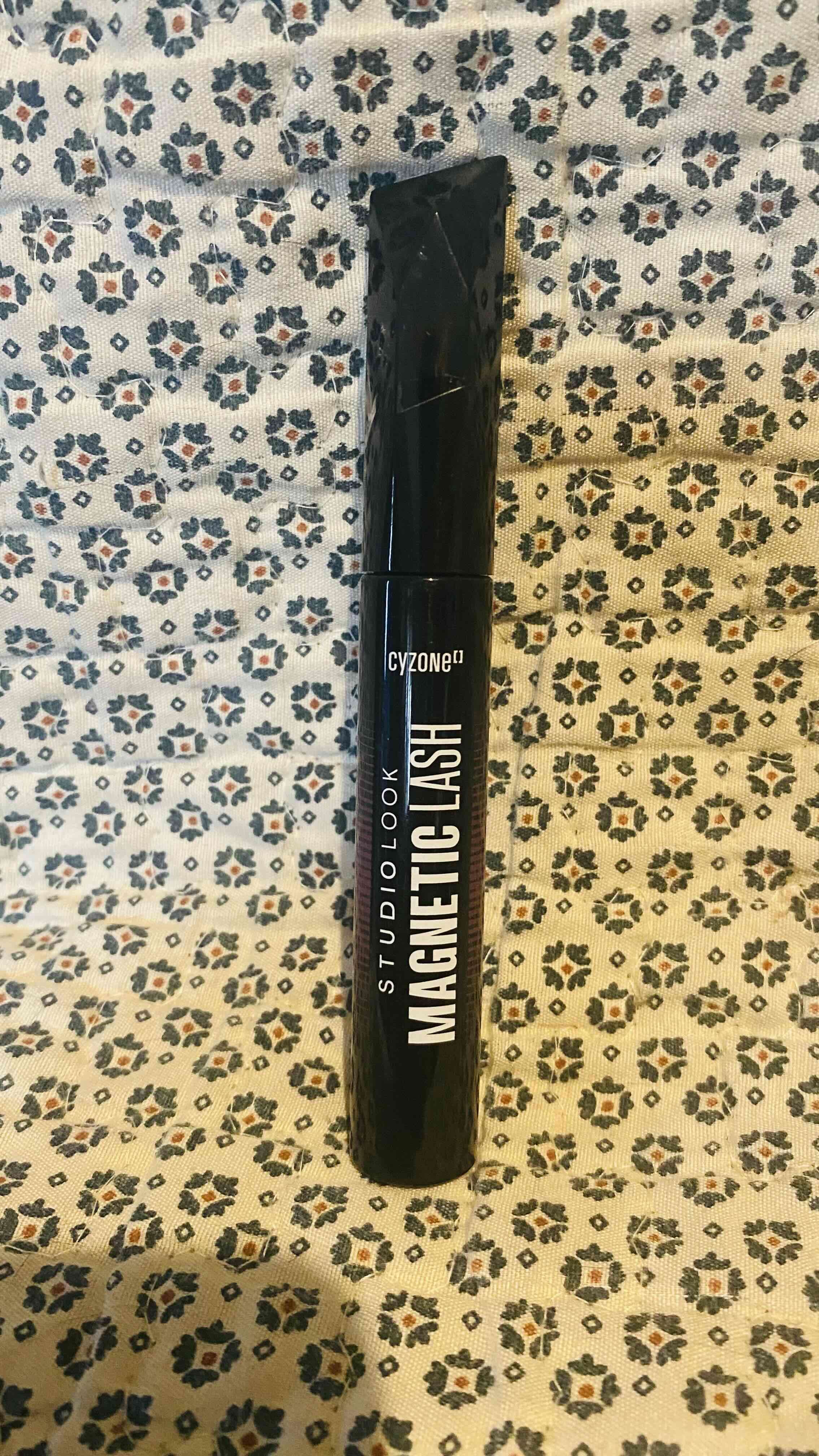 Rímel Cyzone Studio Look