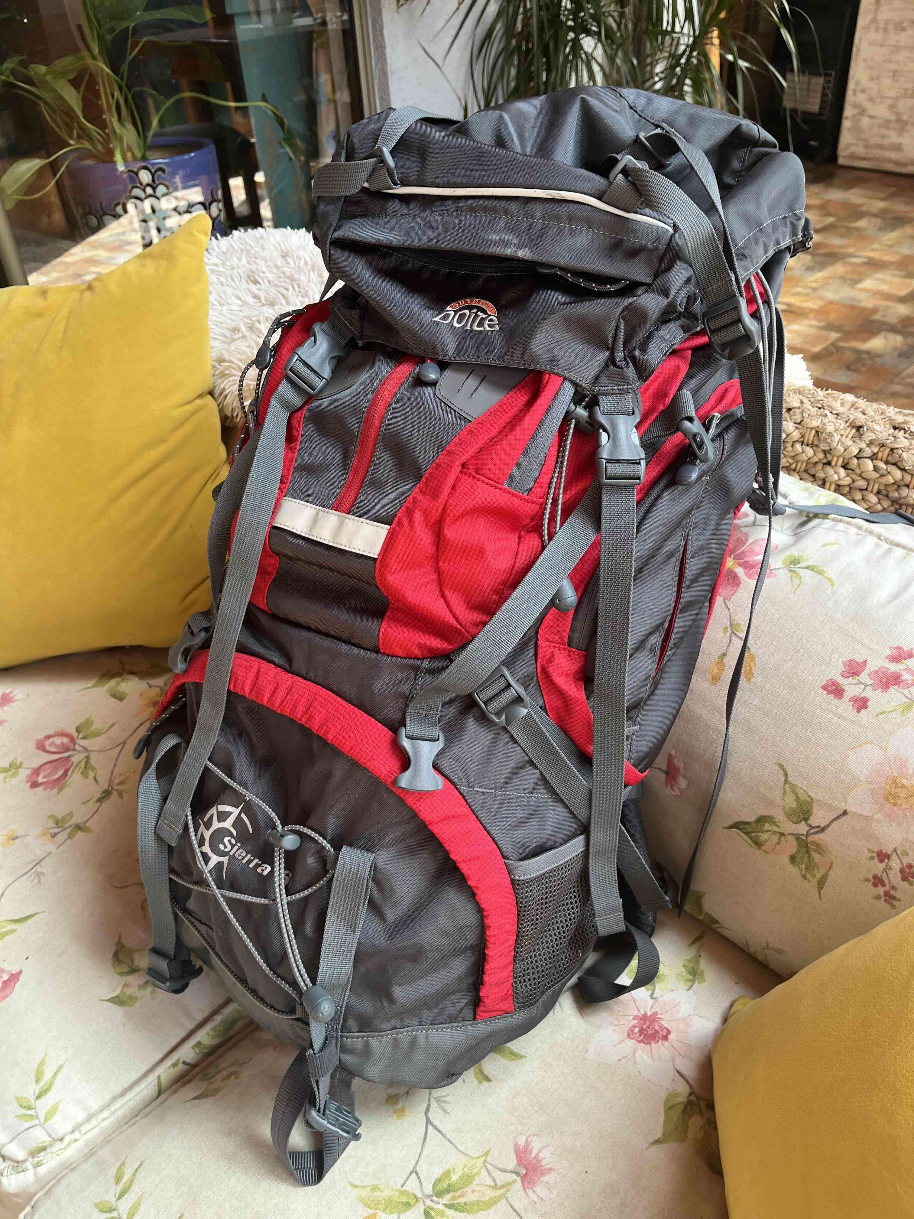 Mochila de senderismo Doite roja modelo - miniatura 2