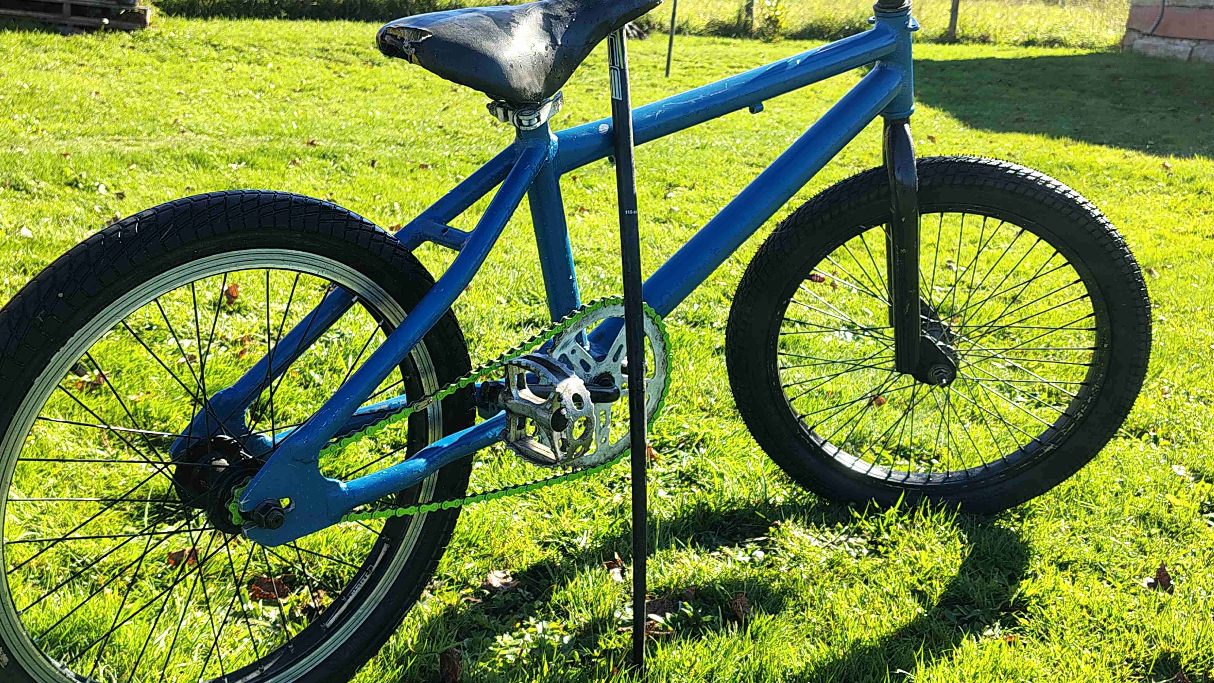 Bicicleta BMX azul - miniatura 4