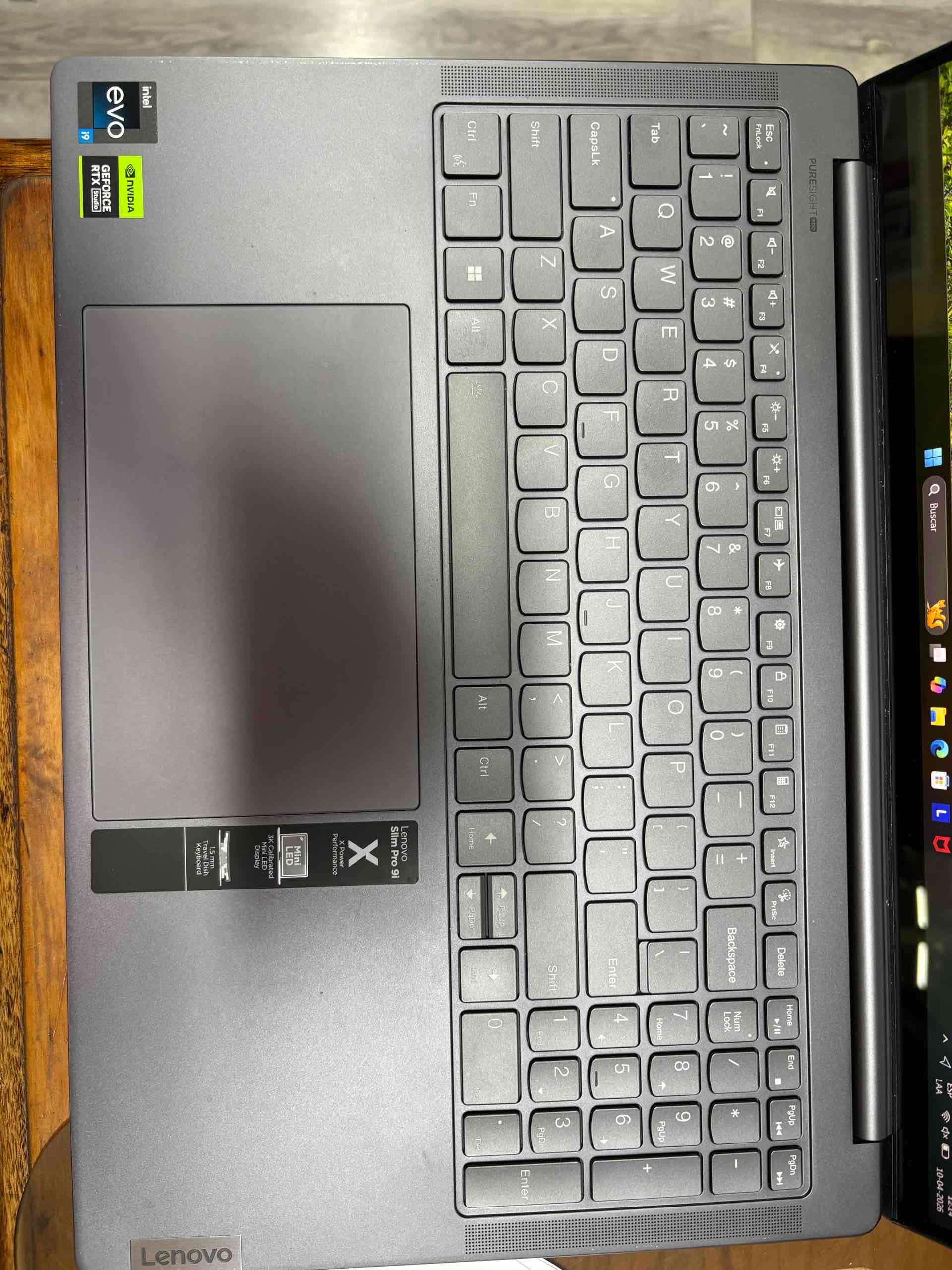 Laptop Lenovo Slim Pro 9 - miniatura 4