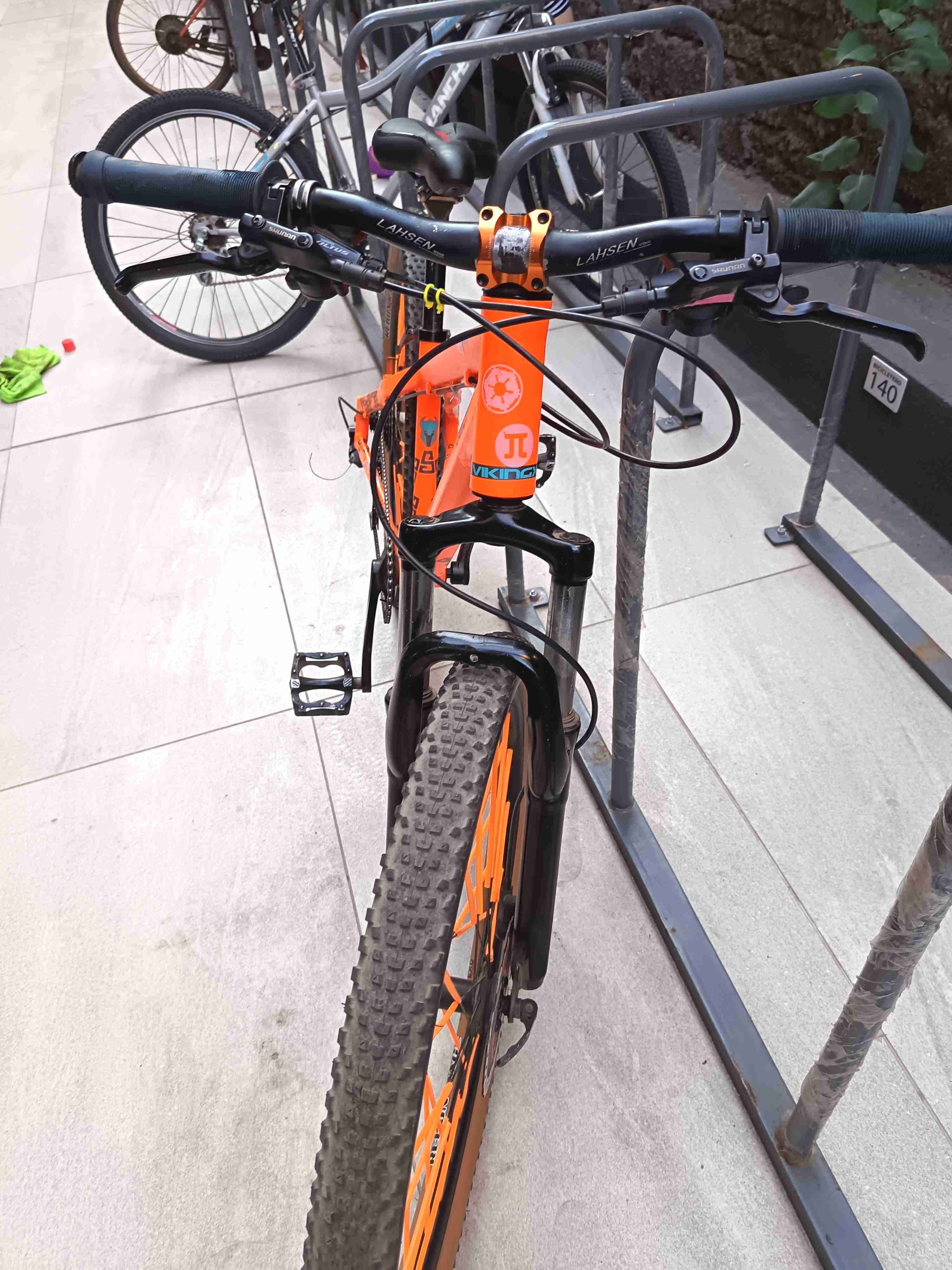 Bicicleta montaña naranja Vikinx - miniatura 3