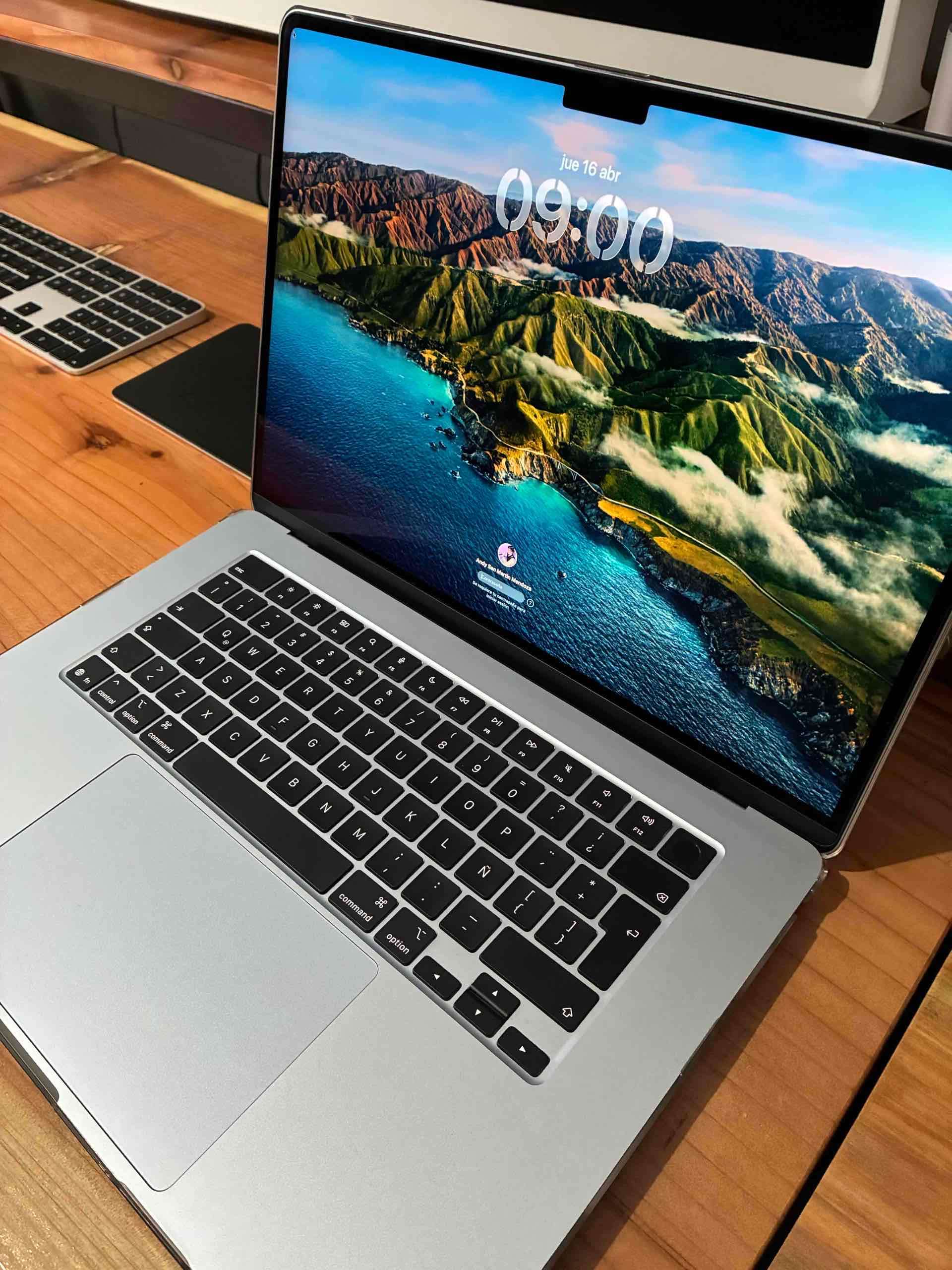 MacBook Air M4 de 15 pulgadas - miniatura 1