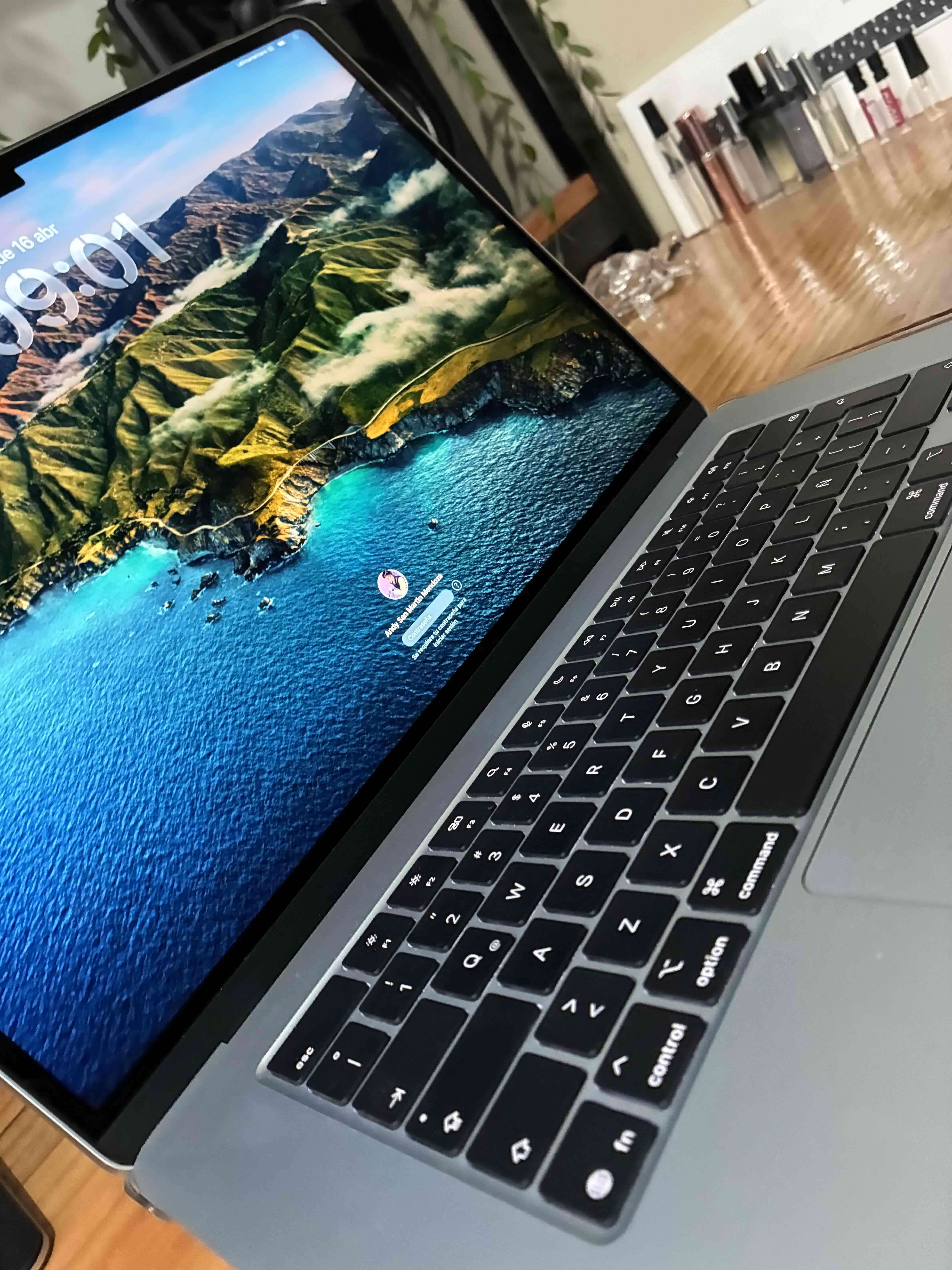 MacBook Air M4 de 15 pulgadas - miniatura 2