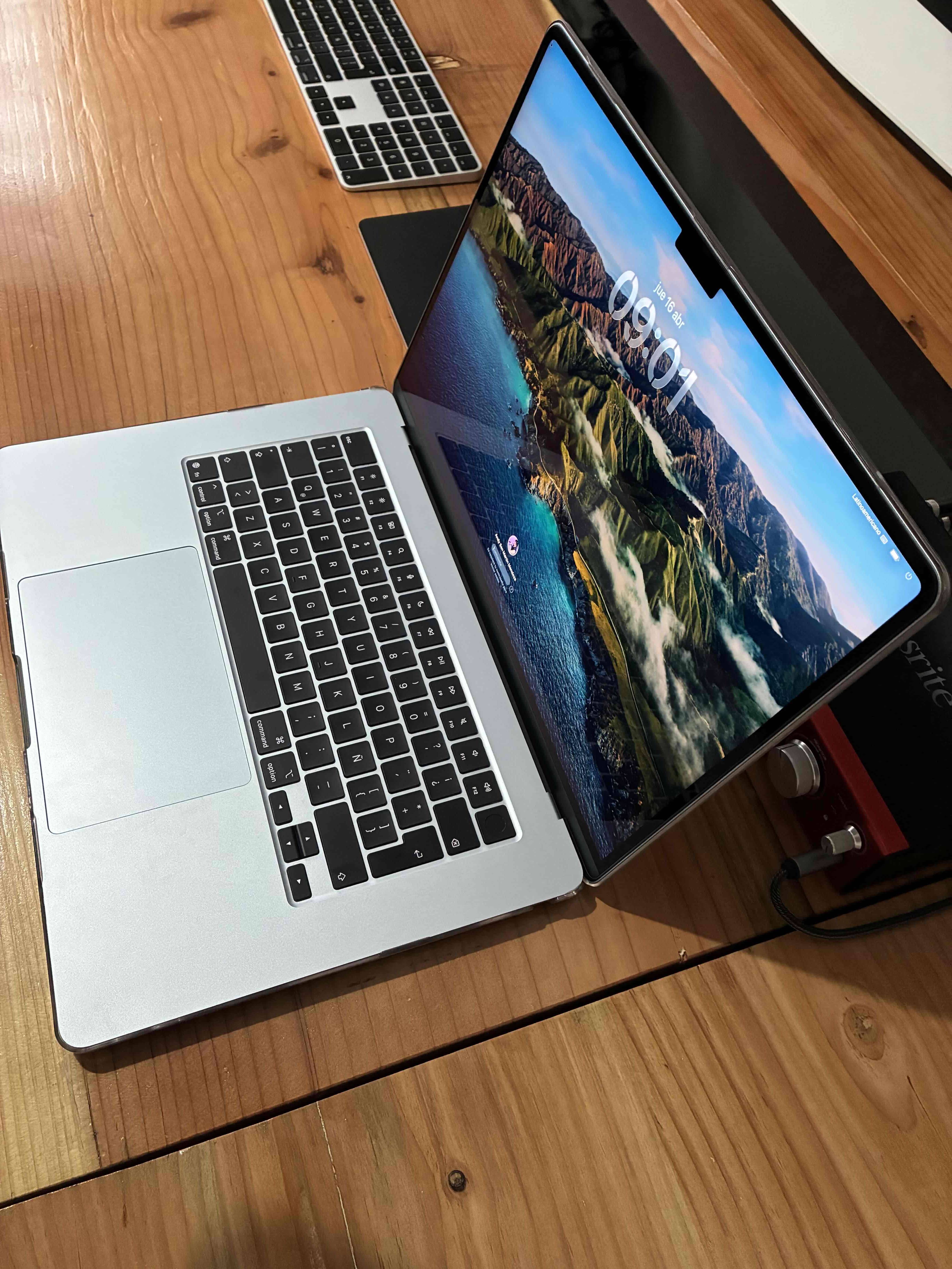 MacBook Air M4 de 15 pulgadas - miniatura 3