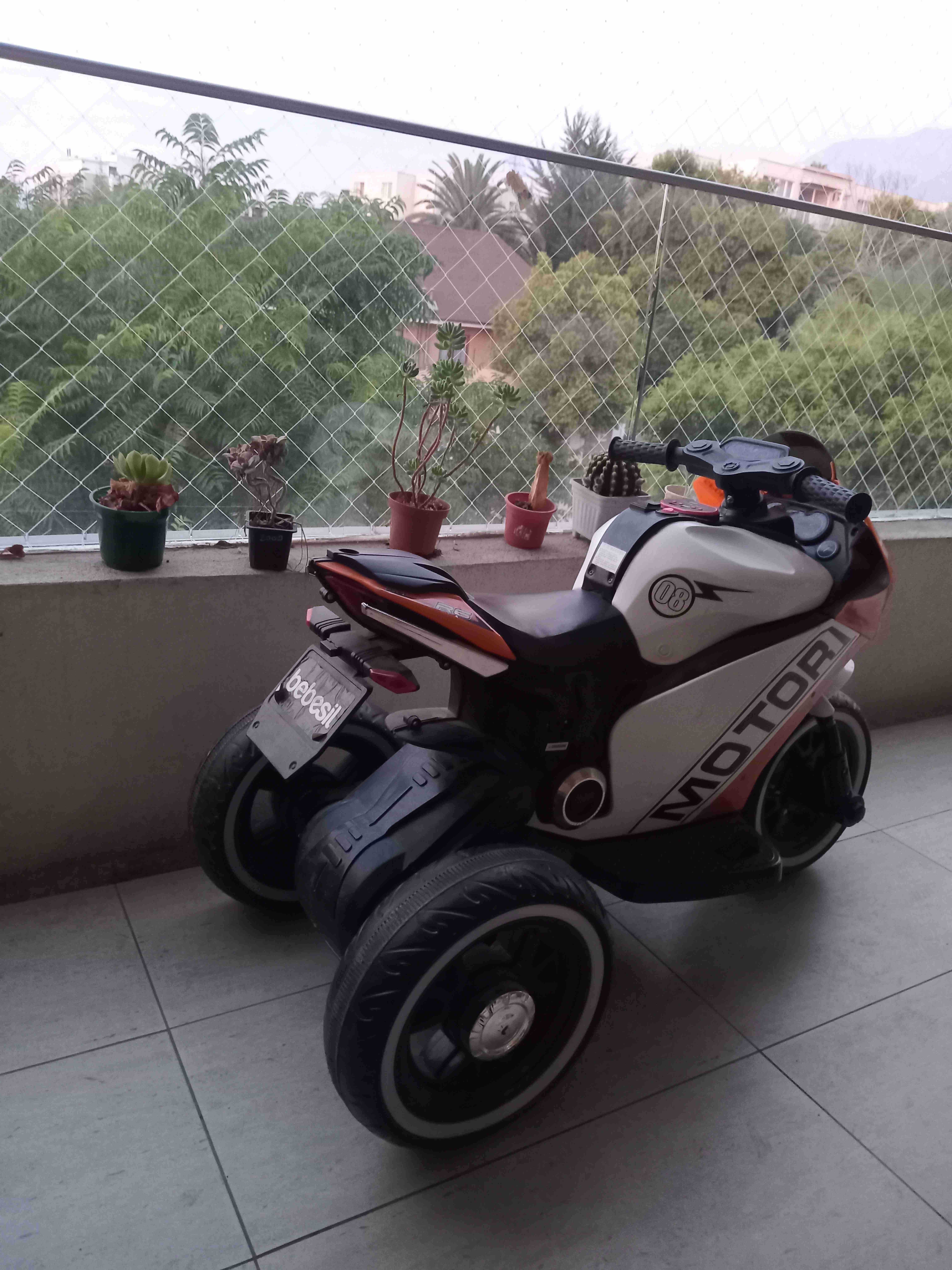 Moto infantil a batería - miniatura 2