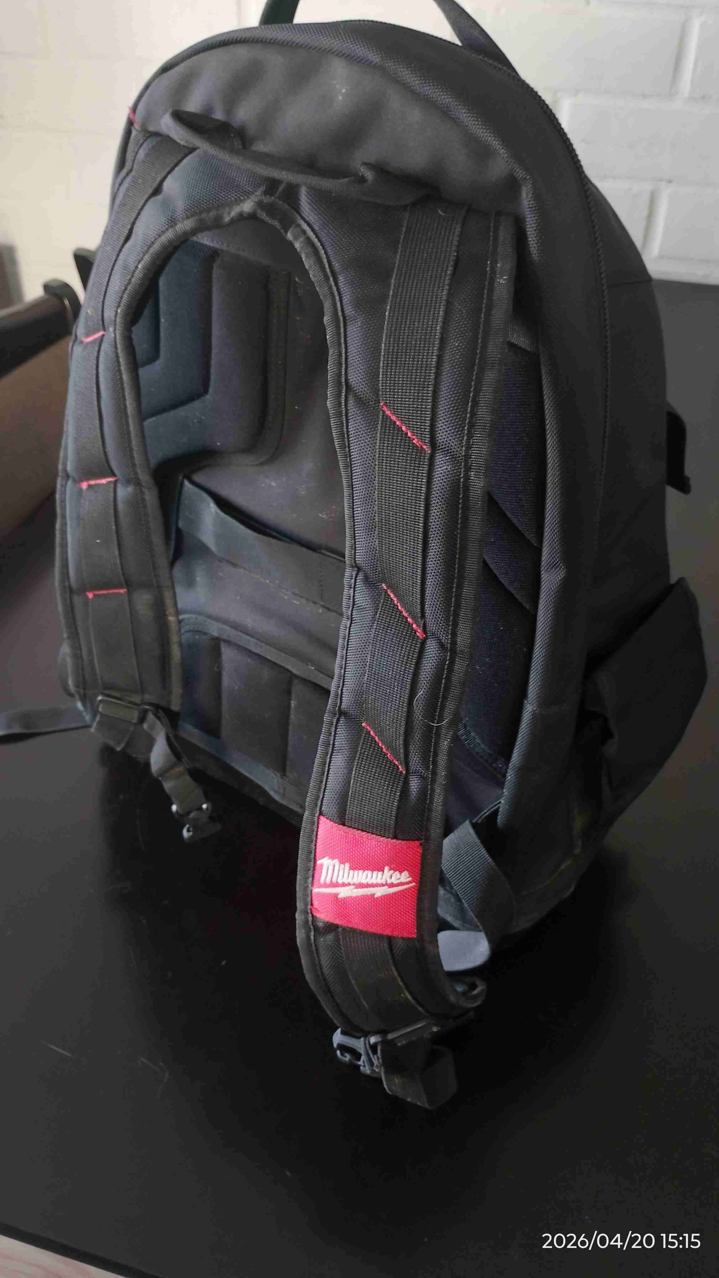 Mochila Milwaukee negra y roja - miniatura 3