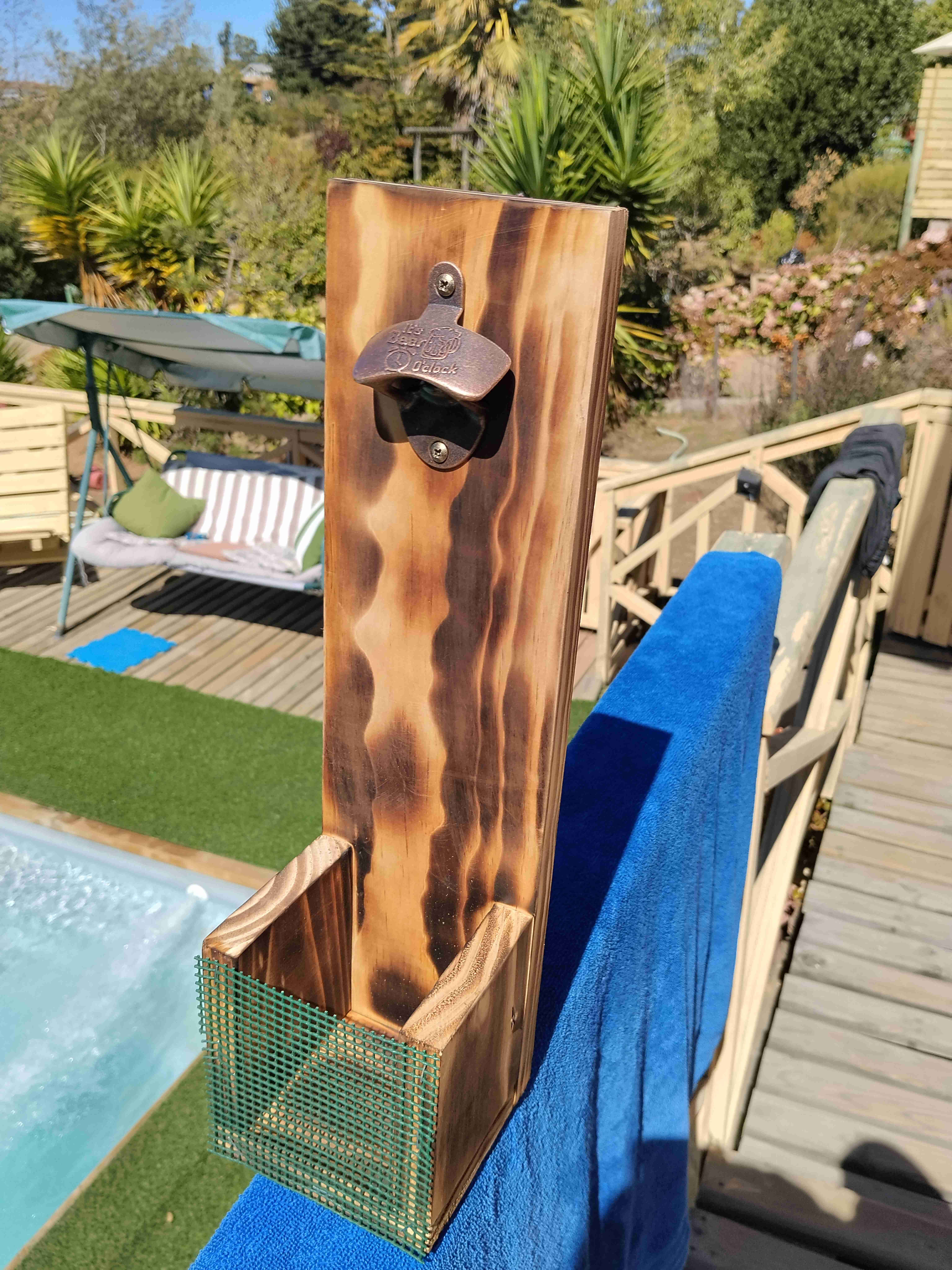 Abrebotellas de madera artesanal - miniatura 3