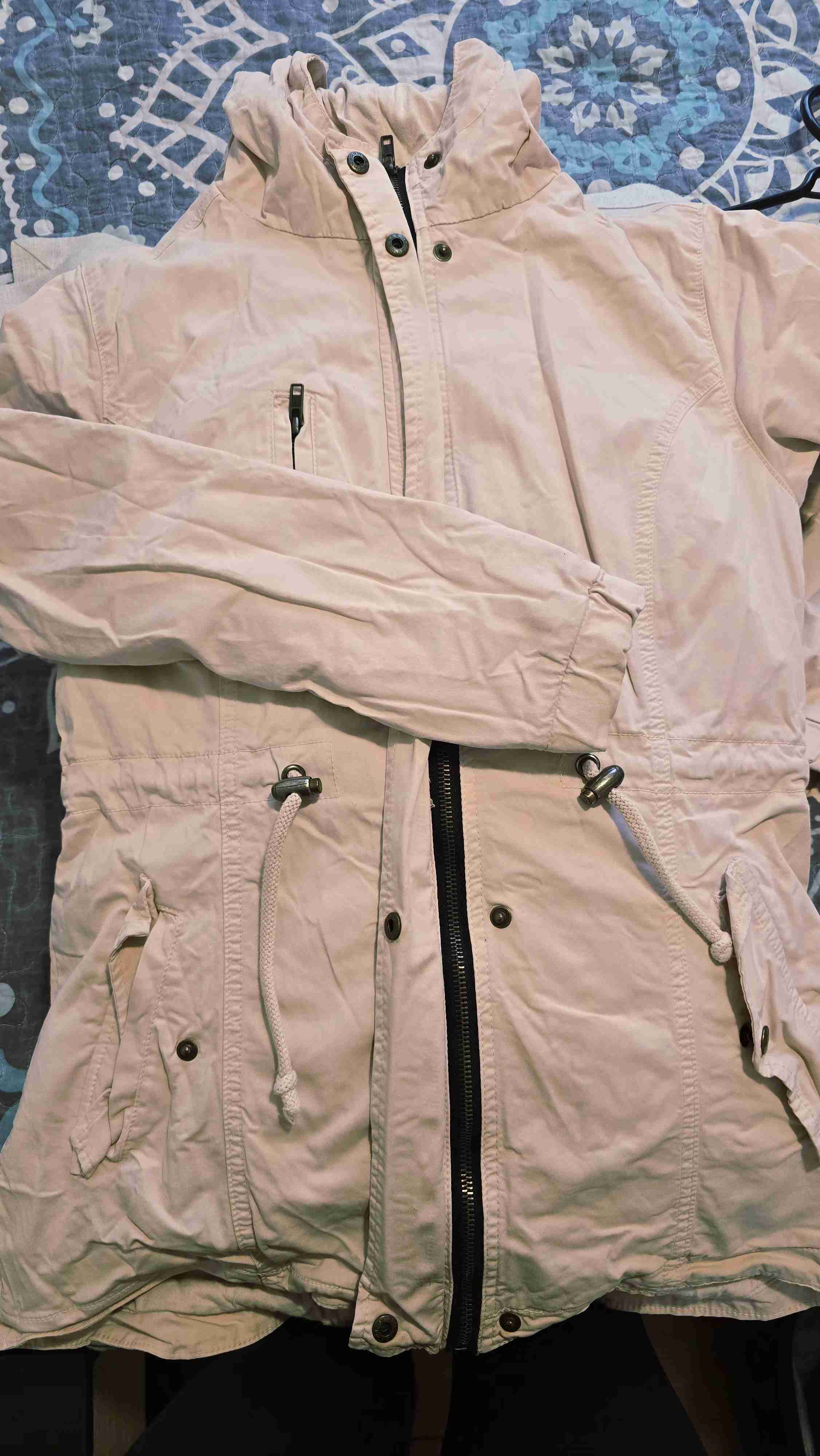 Parka rosa pálido con capucha - miniatura 3