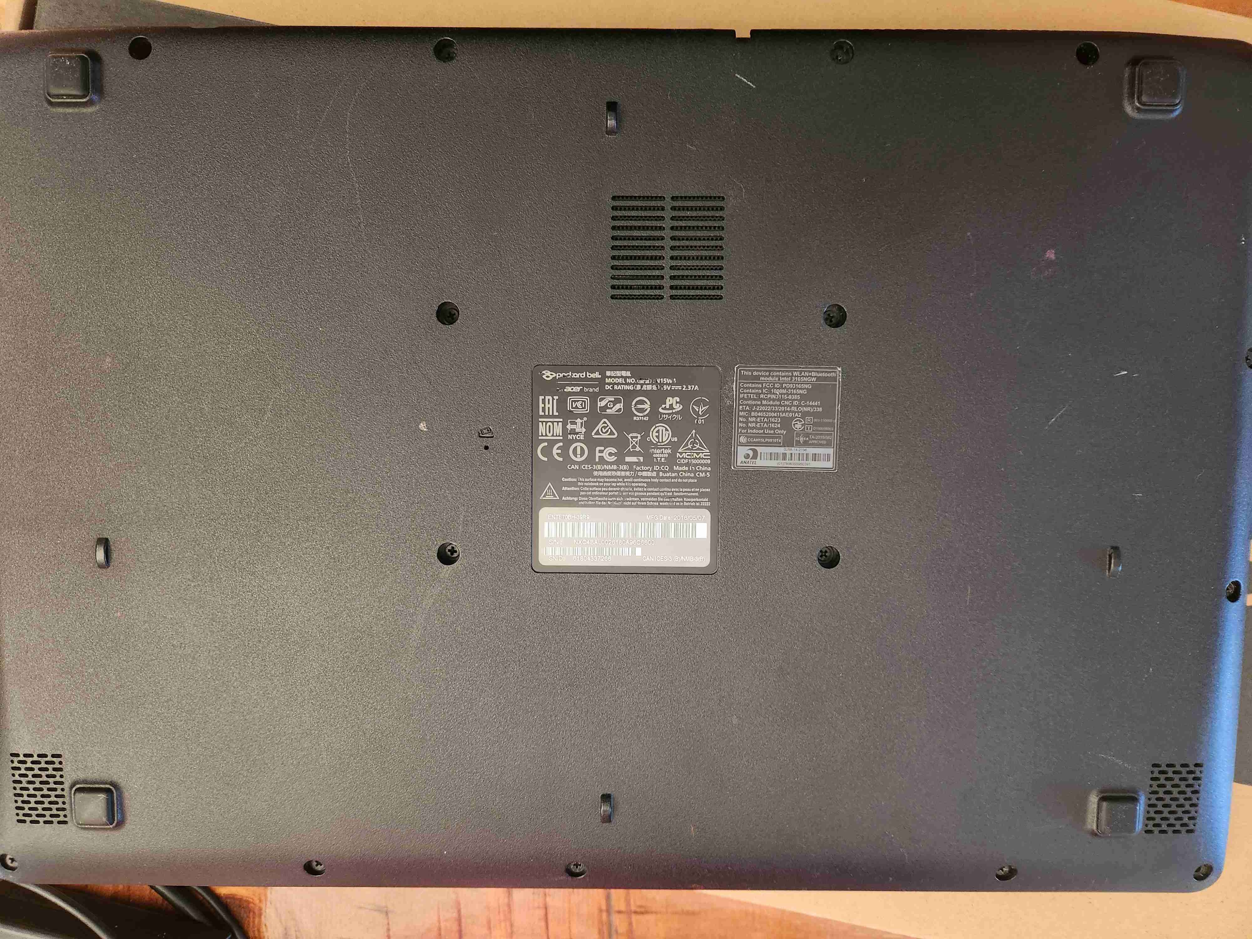 Laptop Packard Bell usado - miniatura 3