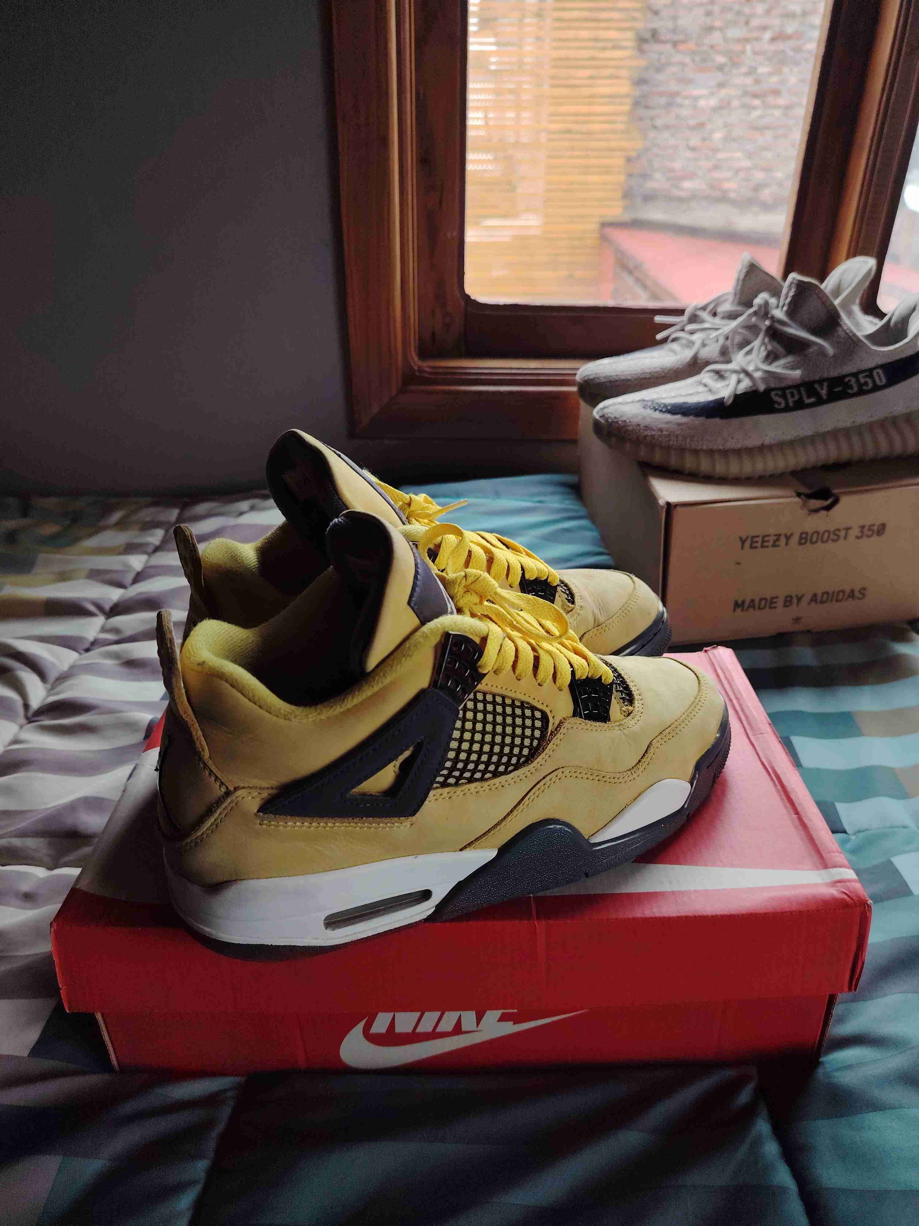 Jordan Retro 4 Lightning - miniatura 2