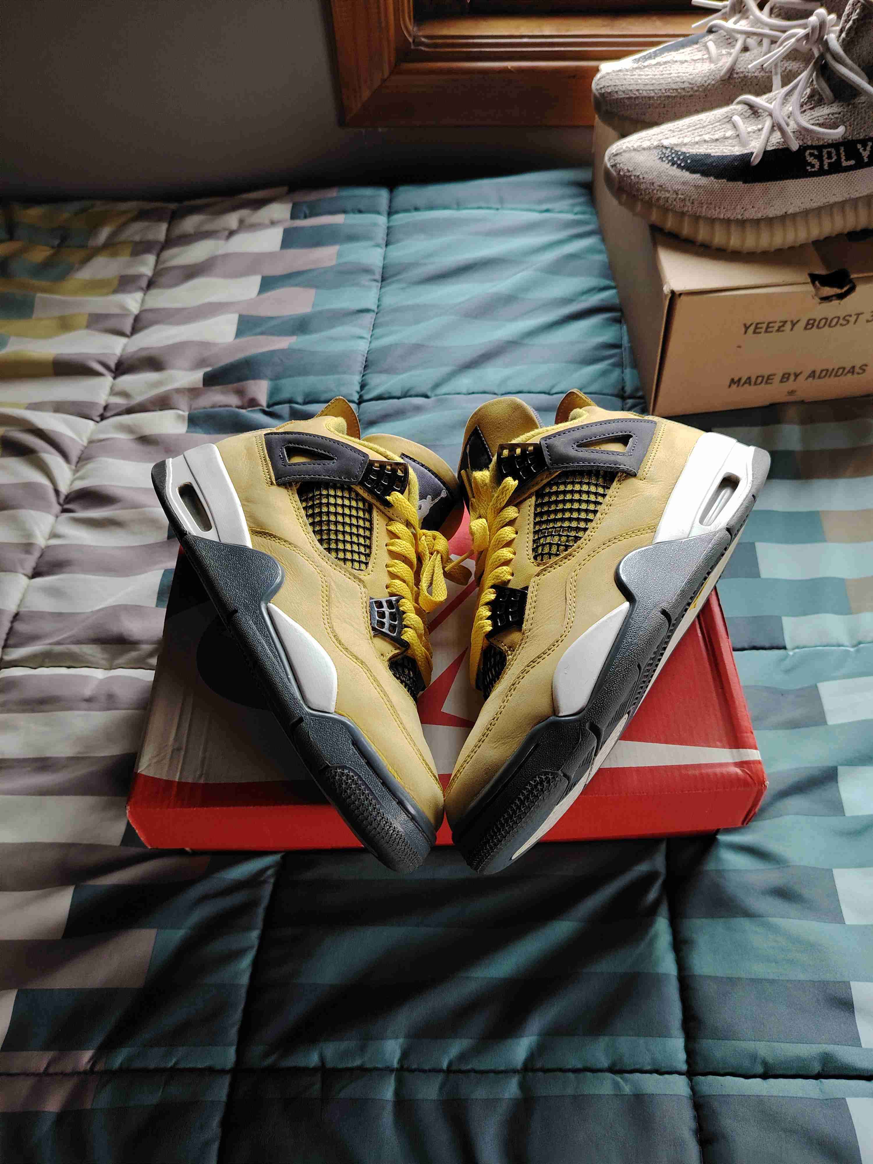 Jordan Retro 4 Lightning - miniatura 3