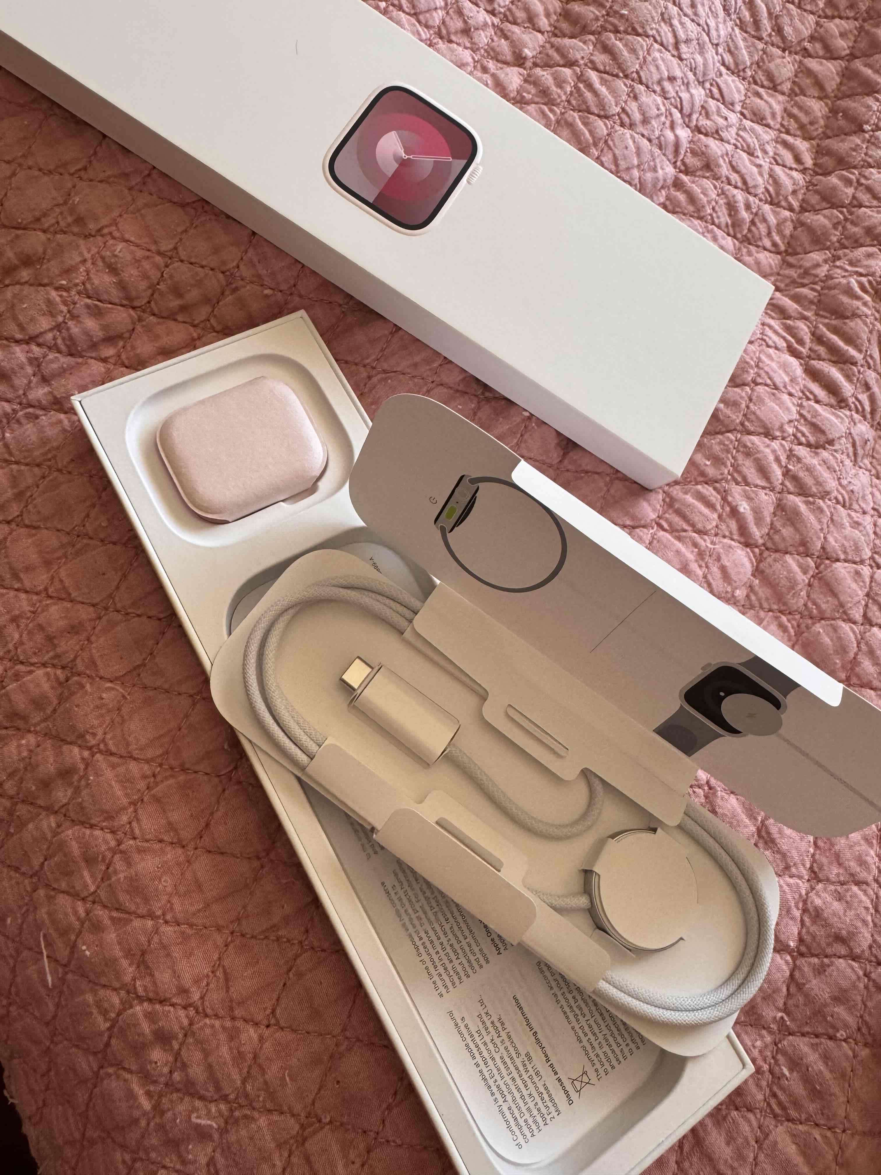 Apple Watch serie 9 RoseGold con caja y accesorios - miniatura 4