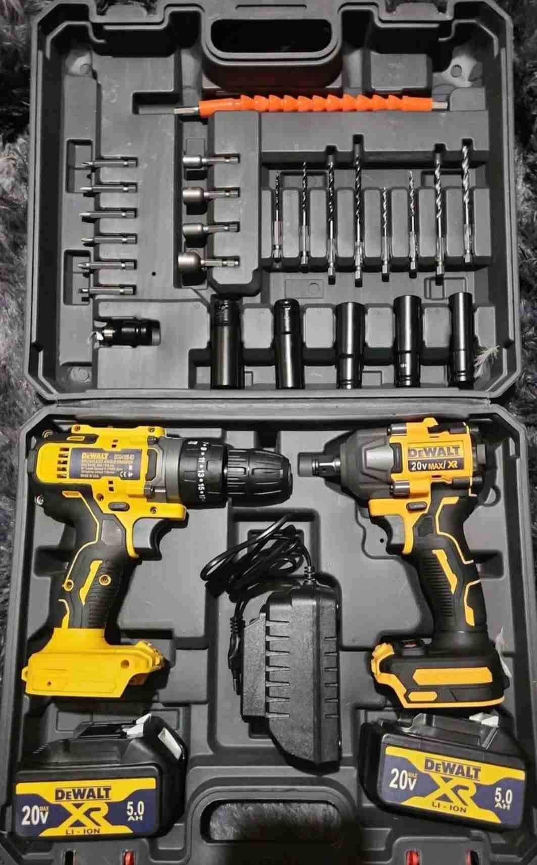 Set de taladros inalámbricos y llave de impacto - miniatura 2