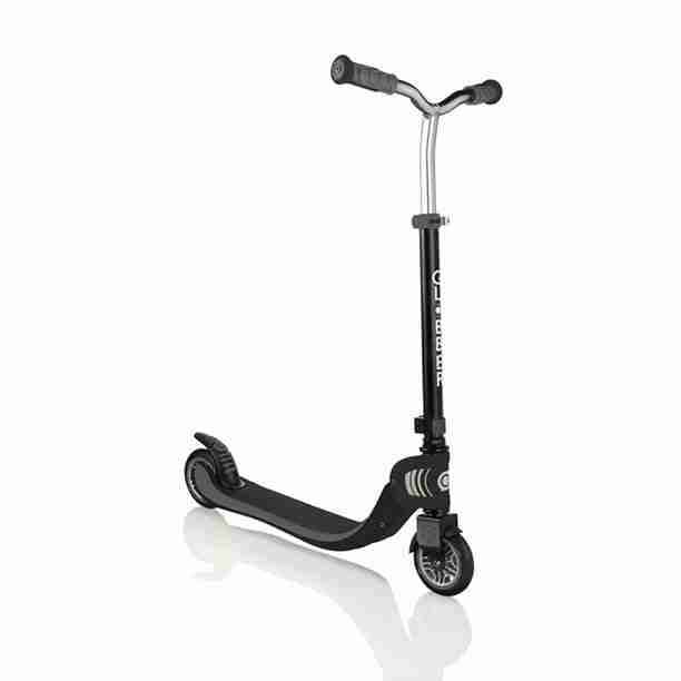 scooter plegable negra marca globber - miniatura 3