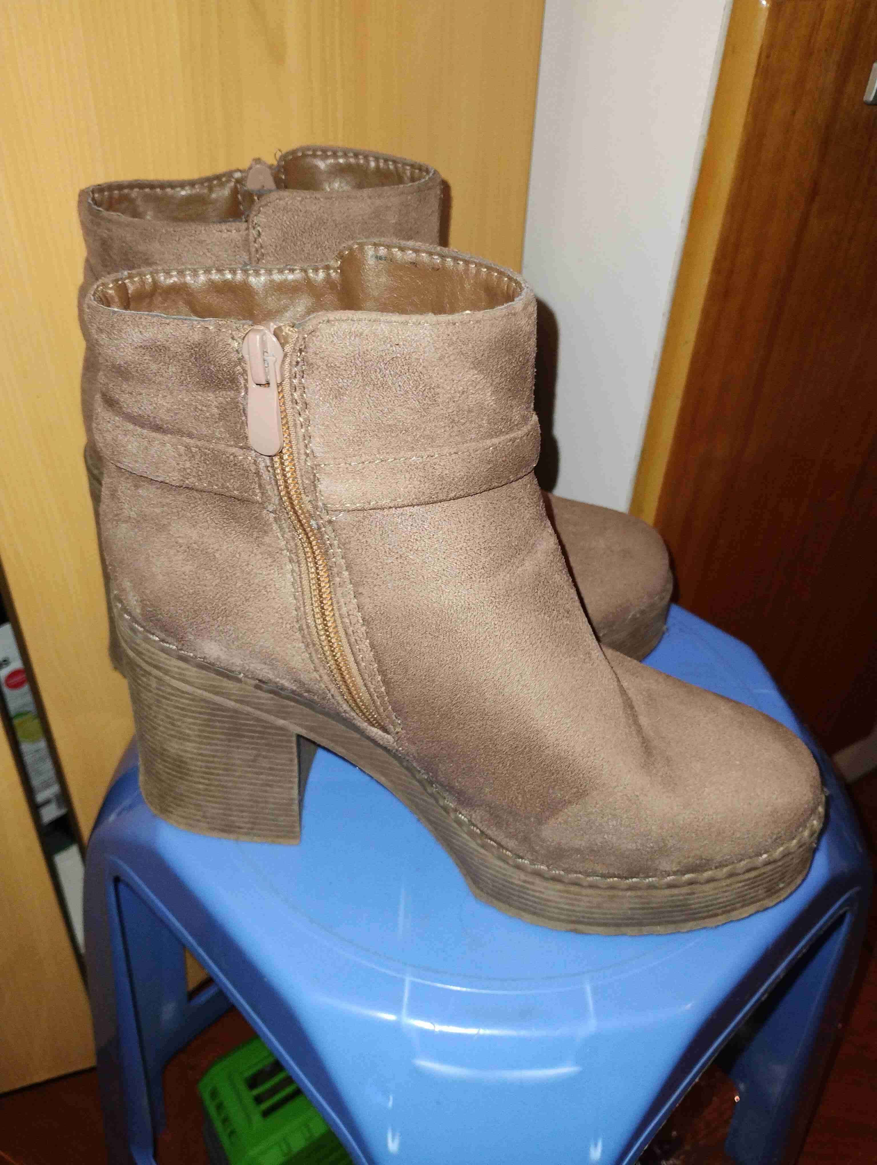 Botines de gamuza beige - miniatura 1