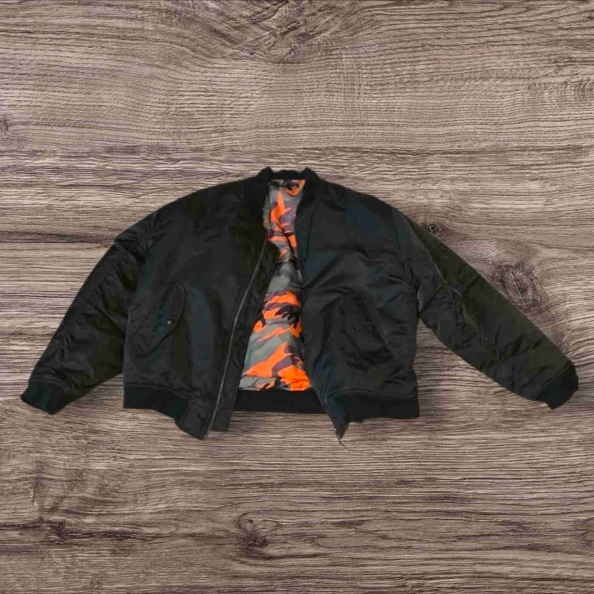 Chaqueta bomber negra vintage camuflaje - miniatura 1