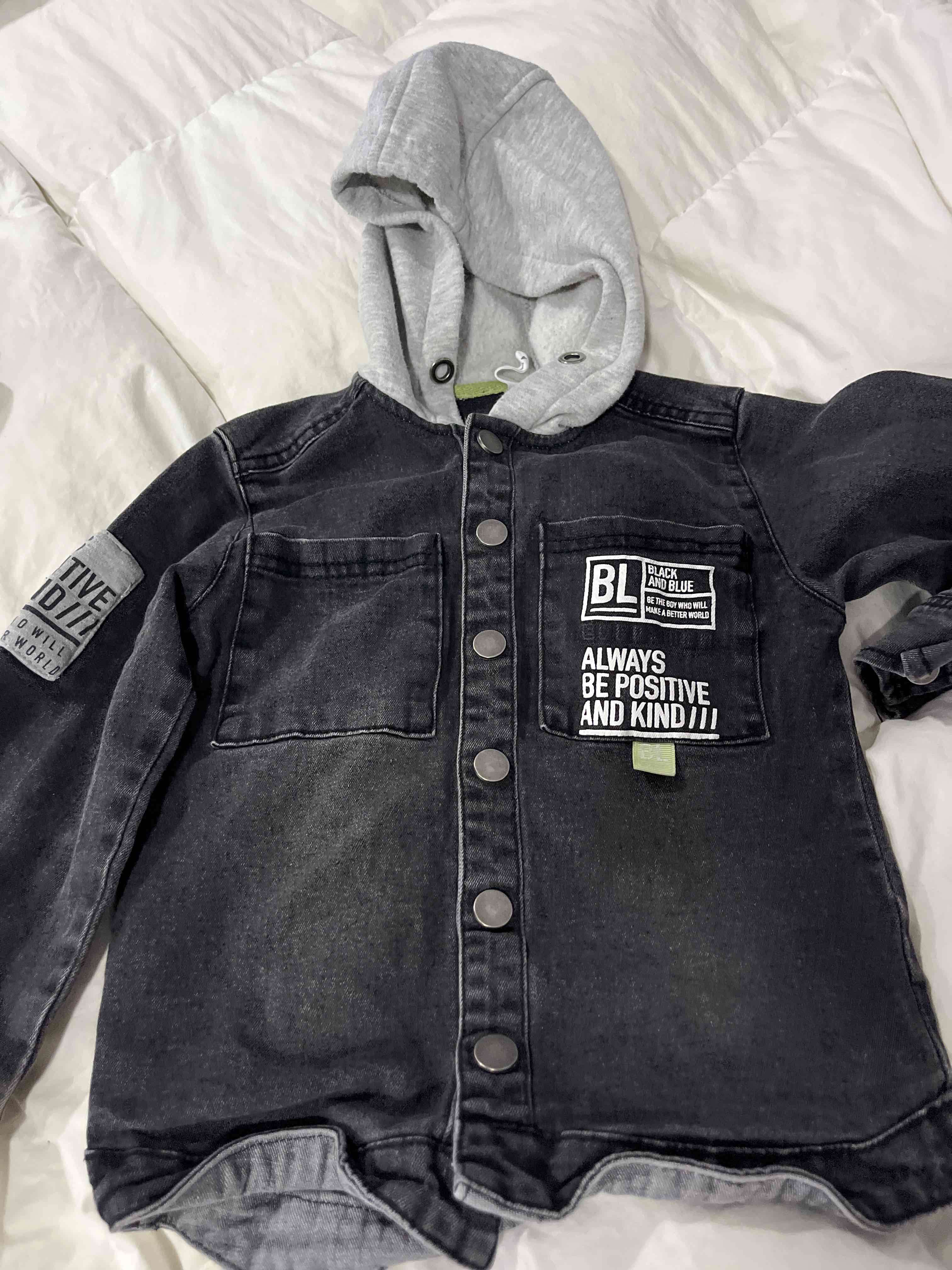 Chaqueta mezclilla con capucha gris - miniatura 1