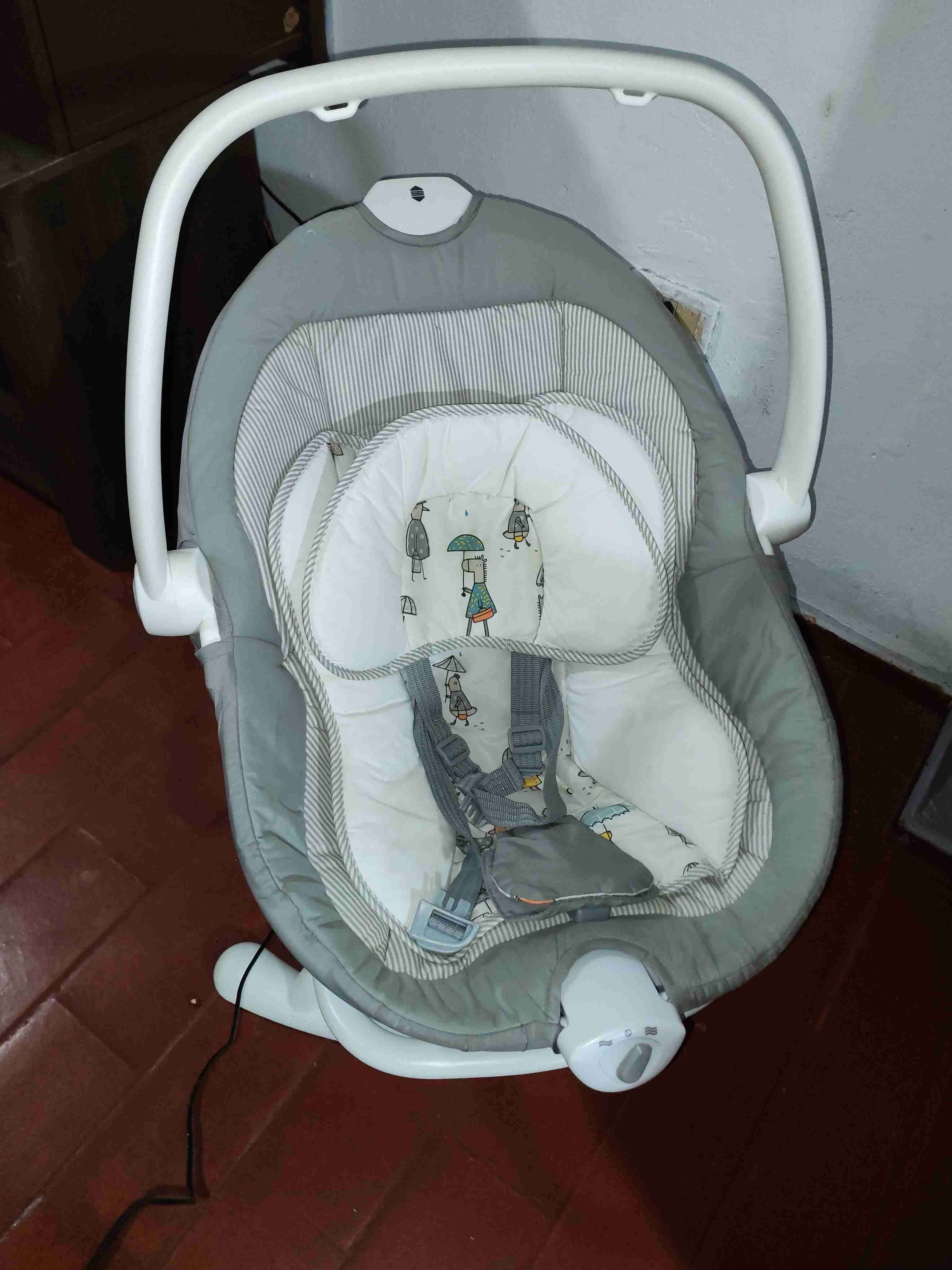 Silla mecedora para bebé - miniatura 2