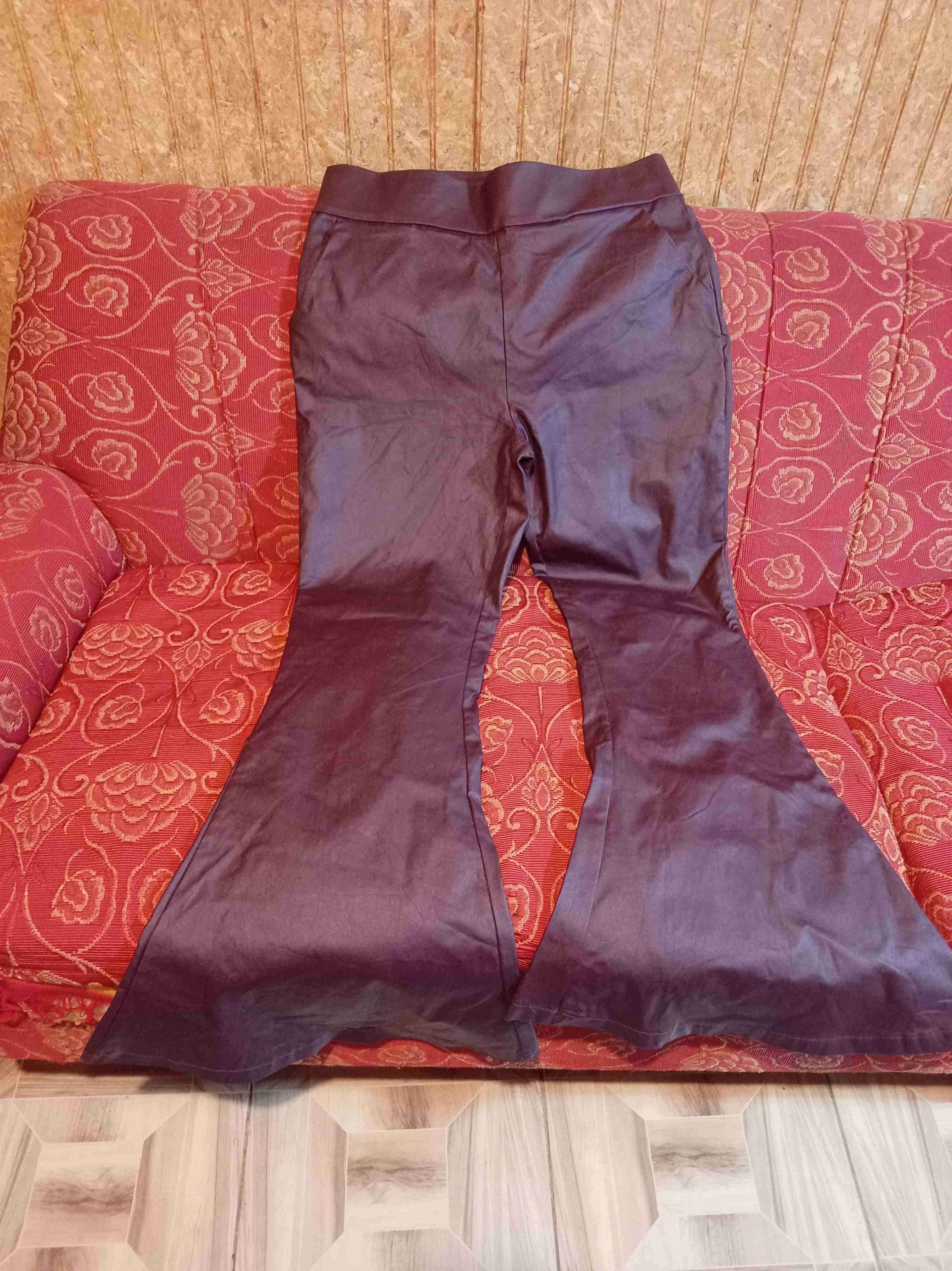 Pantalones acampanados morados