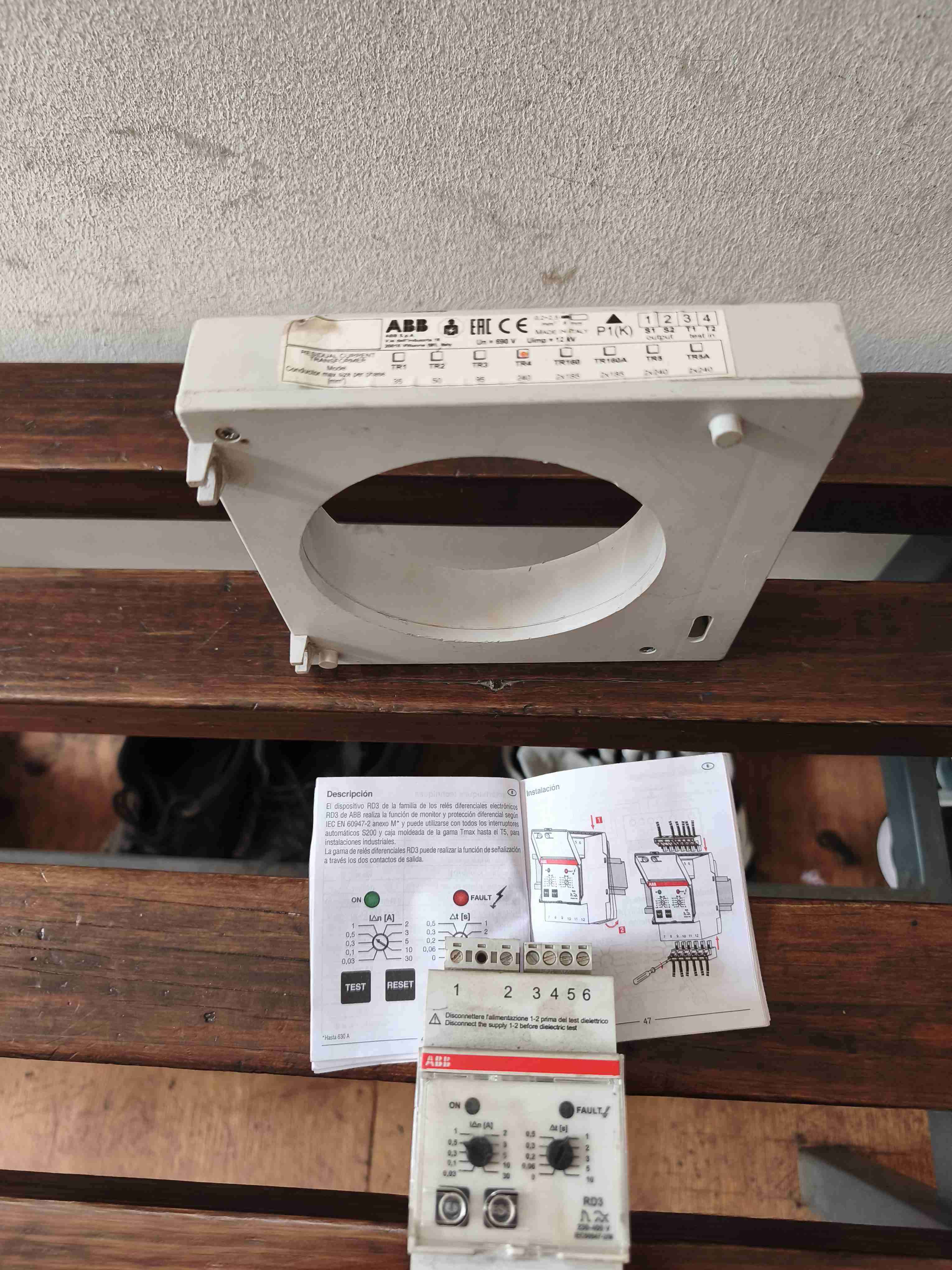 Relé diferencial ABB y módulo - miniatura 3