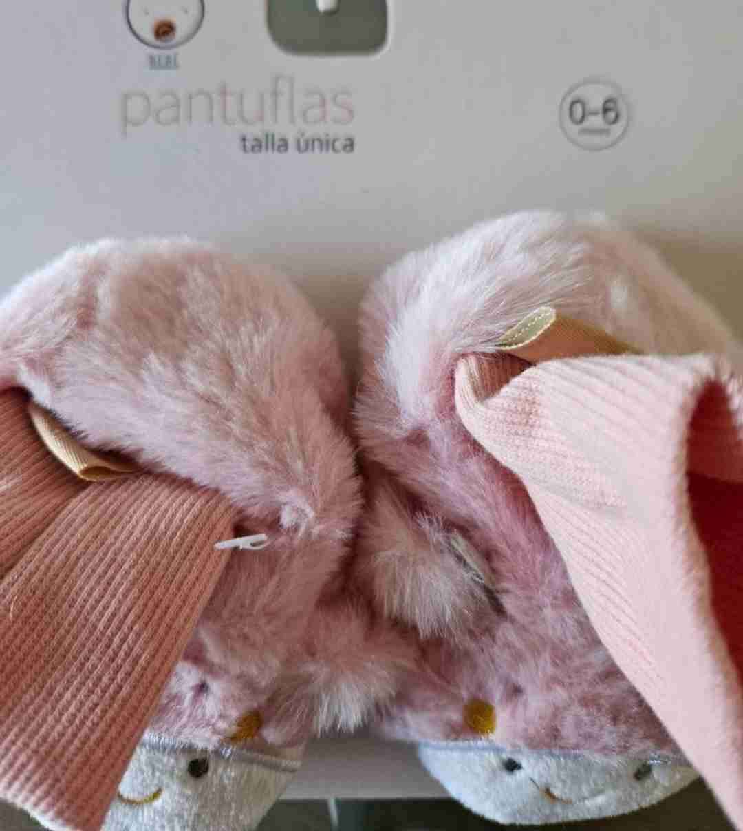 Pantuflas rosas de peluche para bebé Casaideas - miniatura 2
