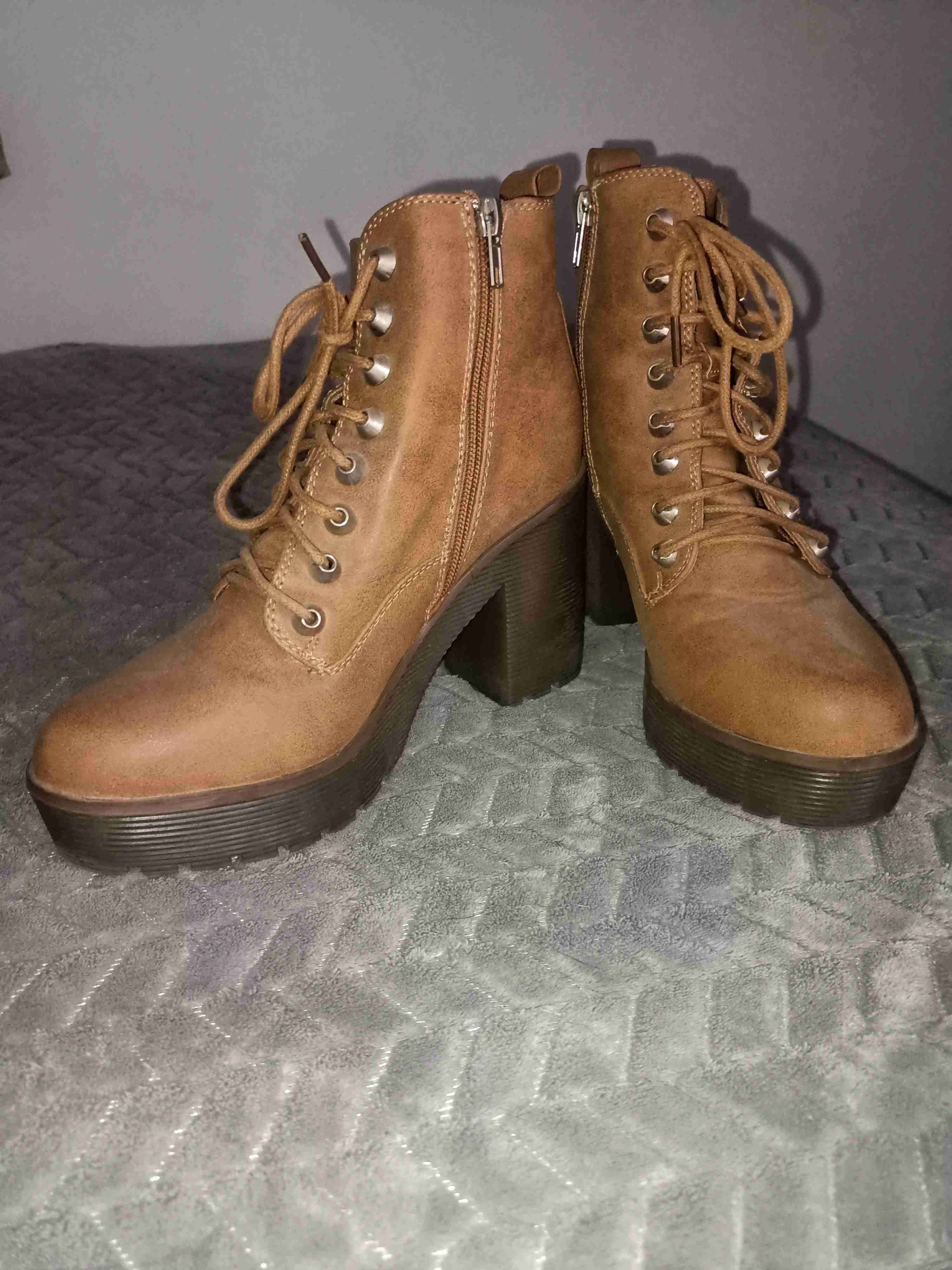 Botines café con plataformas - miniatura 1