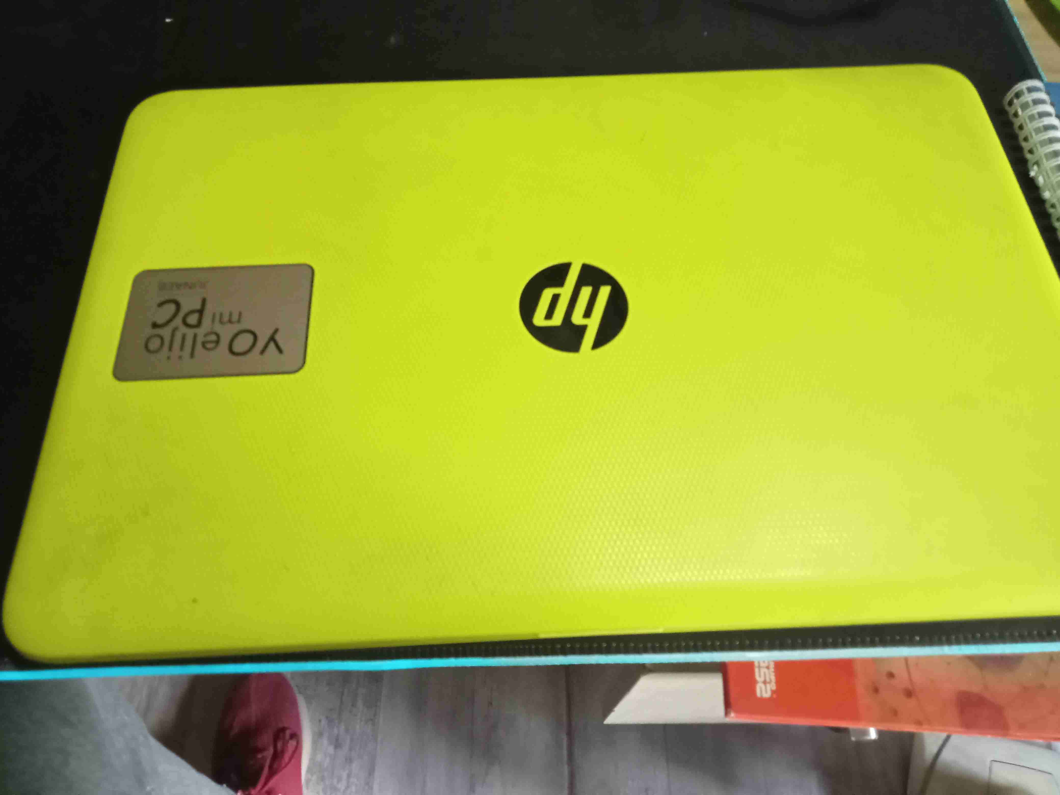 Notebook HP amarillo - miniatura 6