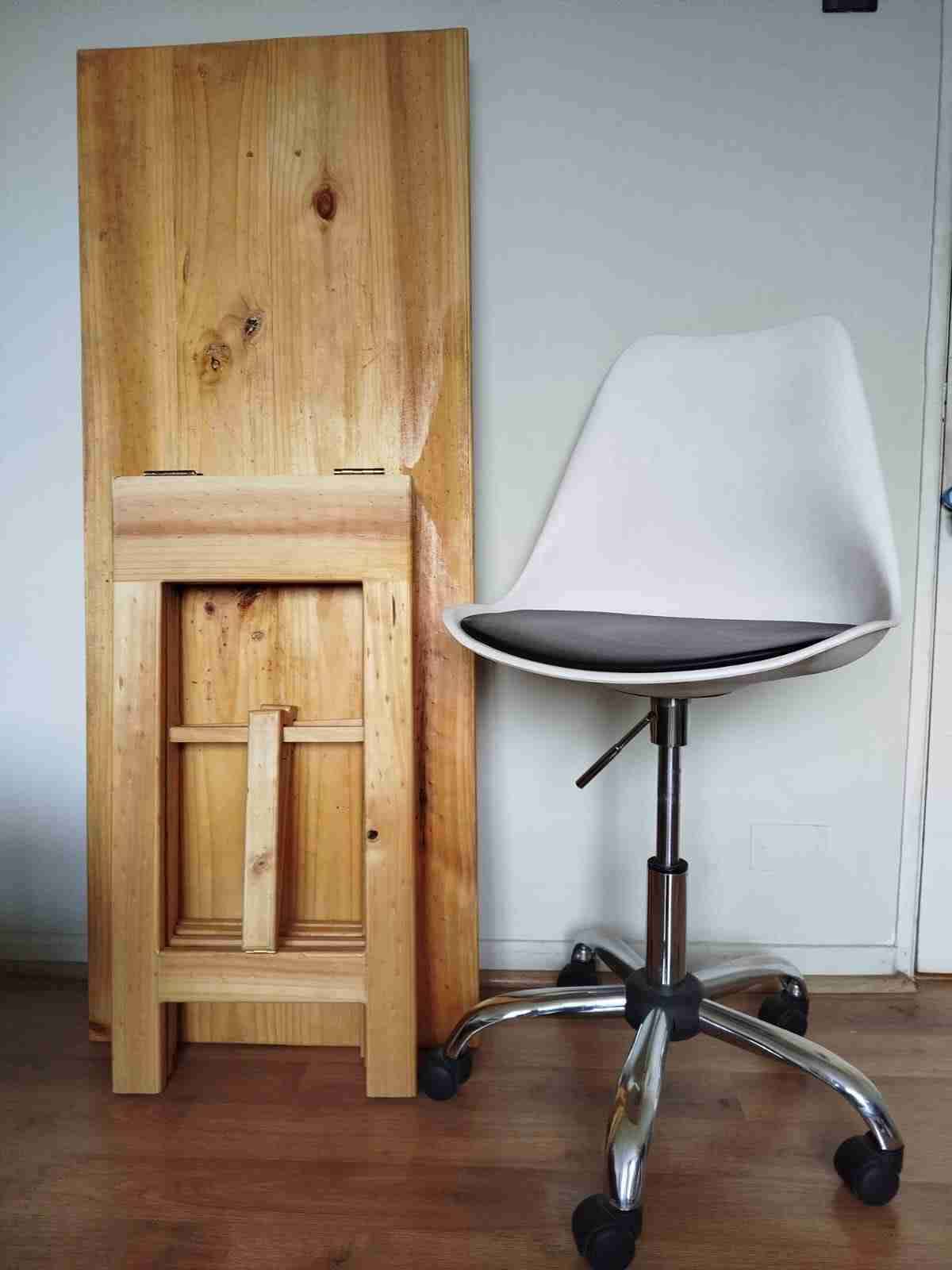 Escritorio de madera con silla - miniatura 5