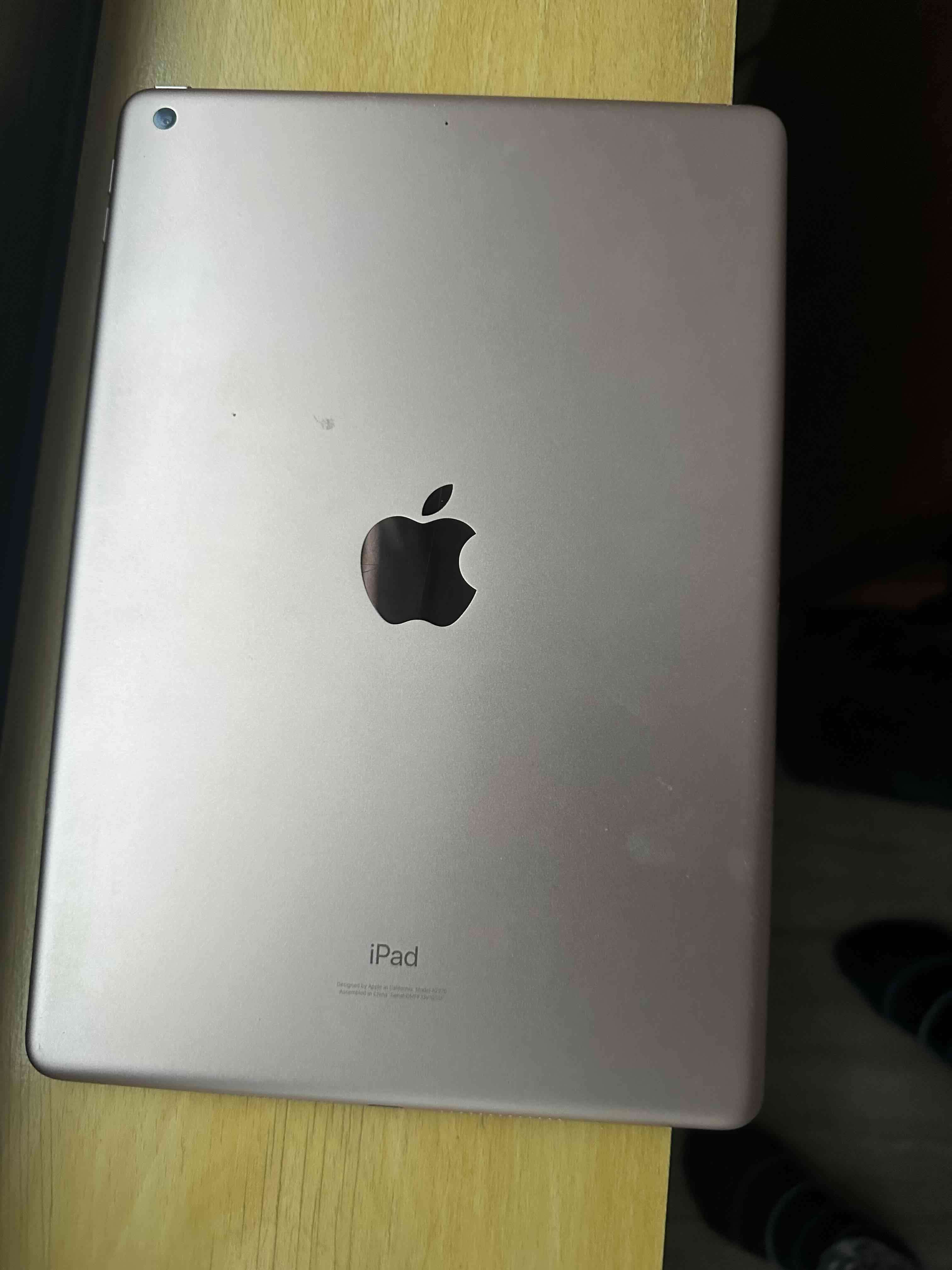 Tablet blanca de 10 pulgadas Apple - miniatura 2