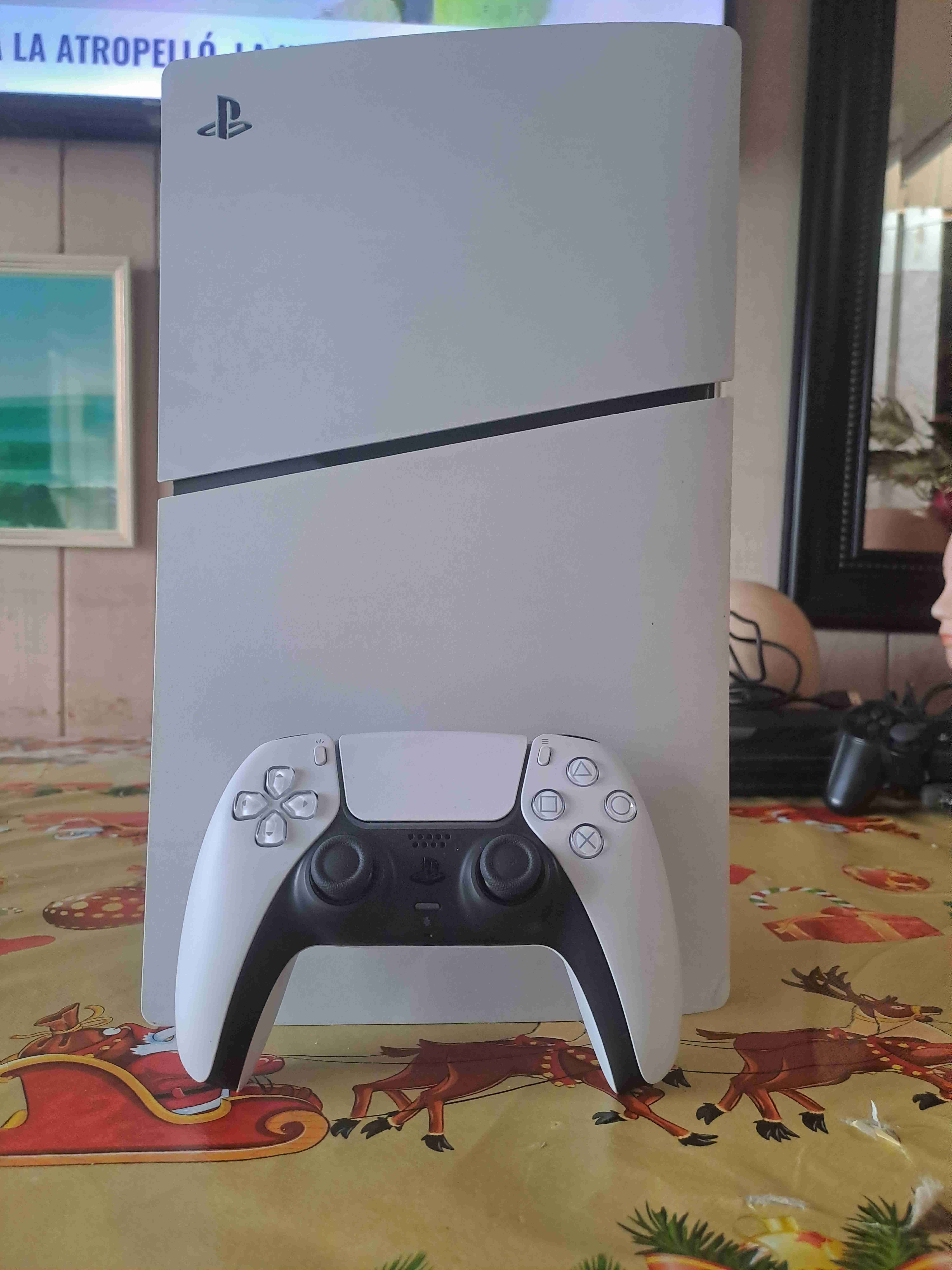 Consola PlayStation 5 con control