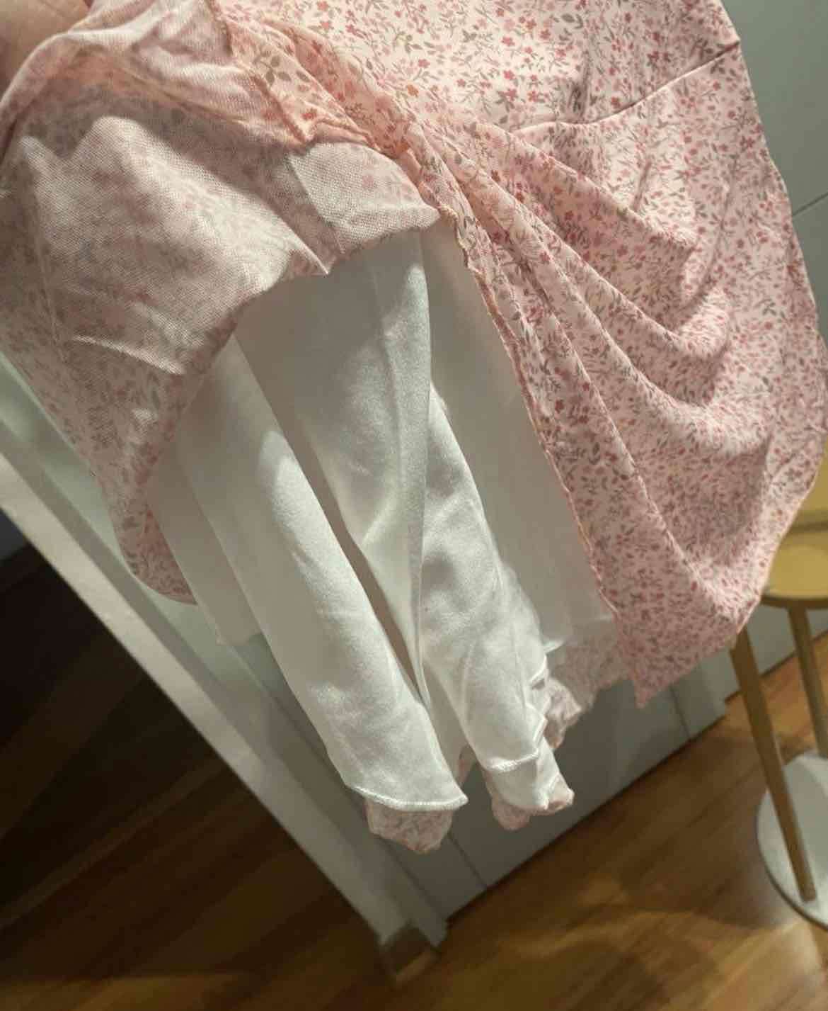 Vestido floral rosado sin tirantes - miniatura 3