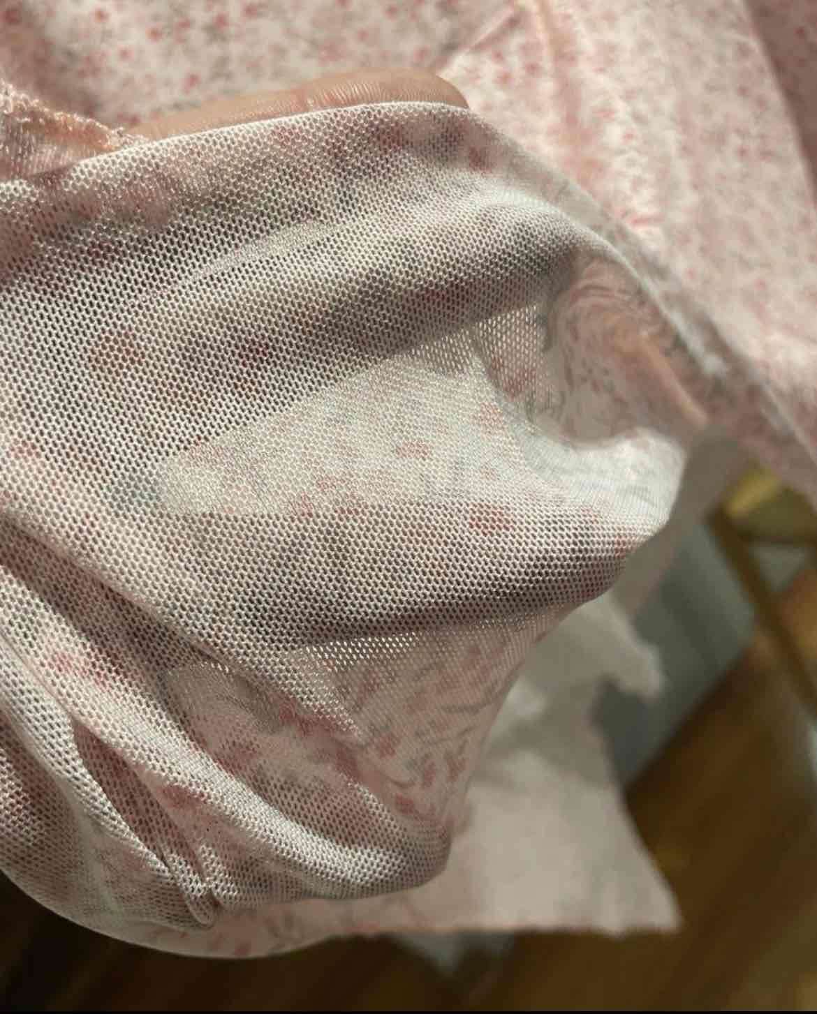 Vestido floral rosado sin tirantes - miniatura 4