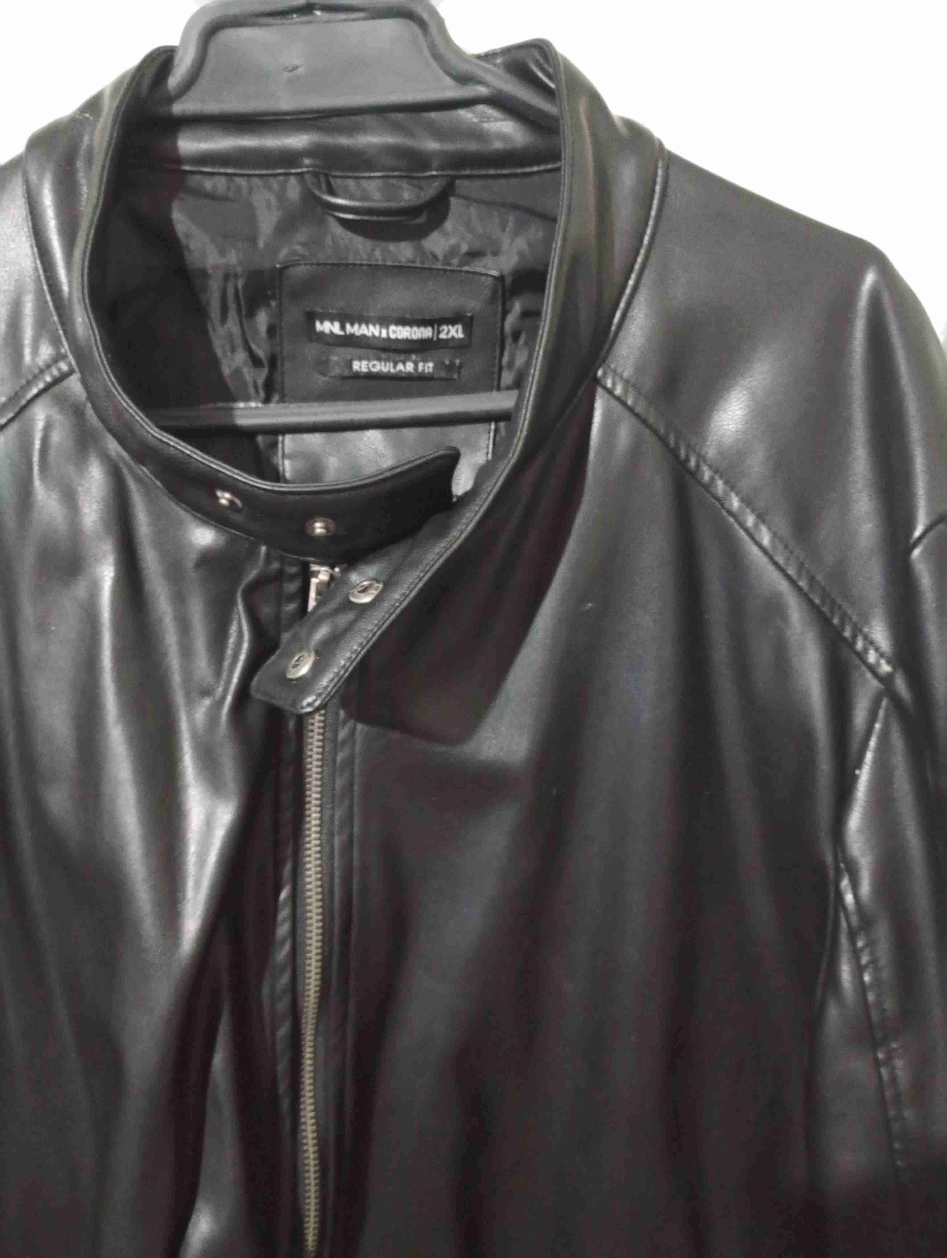 Chaqueta de ecocuero negra - miniatura 3