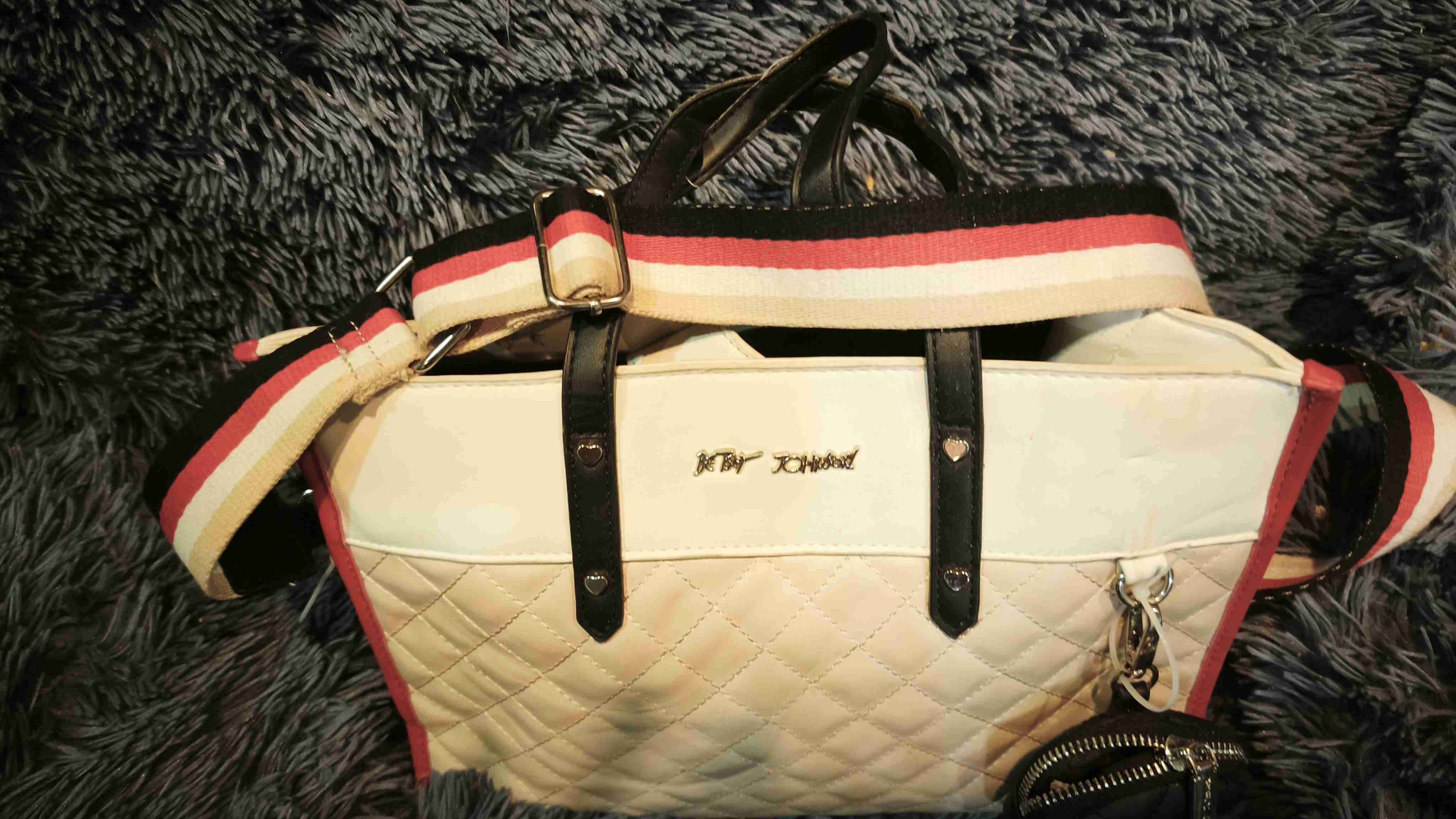 Cartera acolchada beige Betsy Johnson - miniatura 5