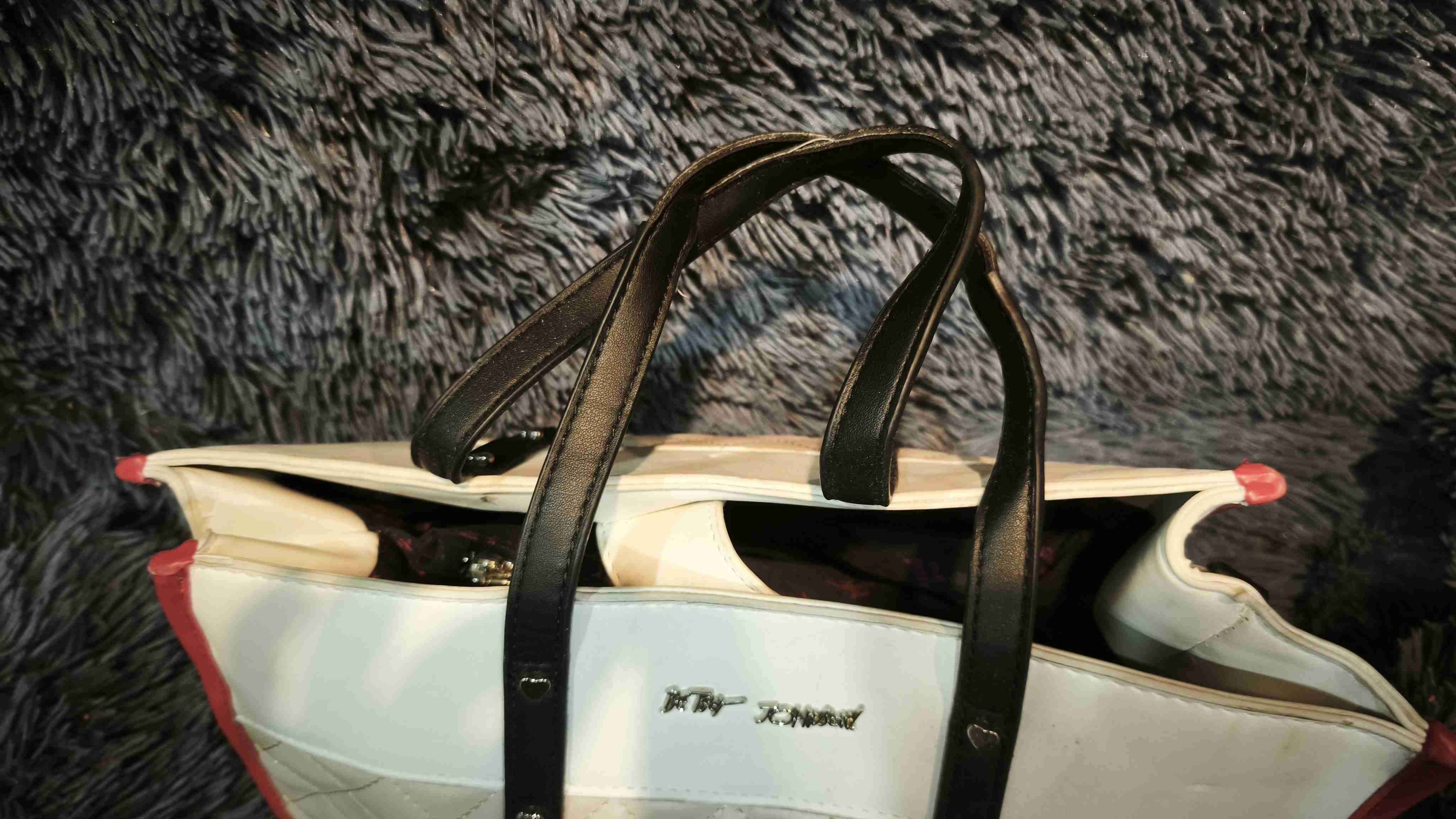 Cartera acolchada beige Betsy Johnson - miniatura 6