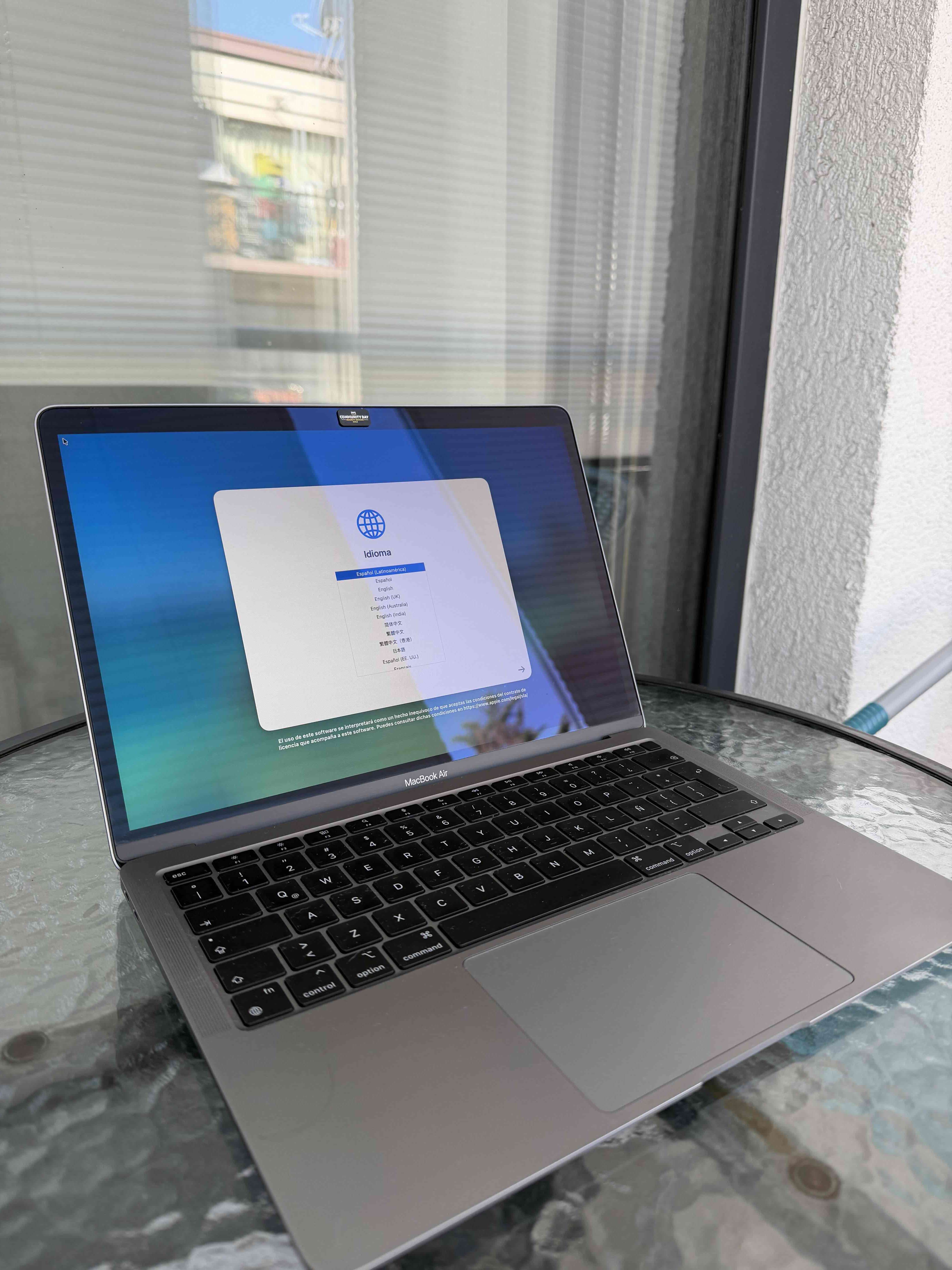 MacBook Air M1 13" — Chip M1 / 8GB RAM / 256GB SSD - miniatura 1