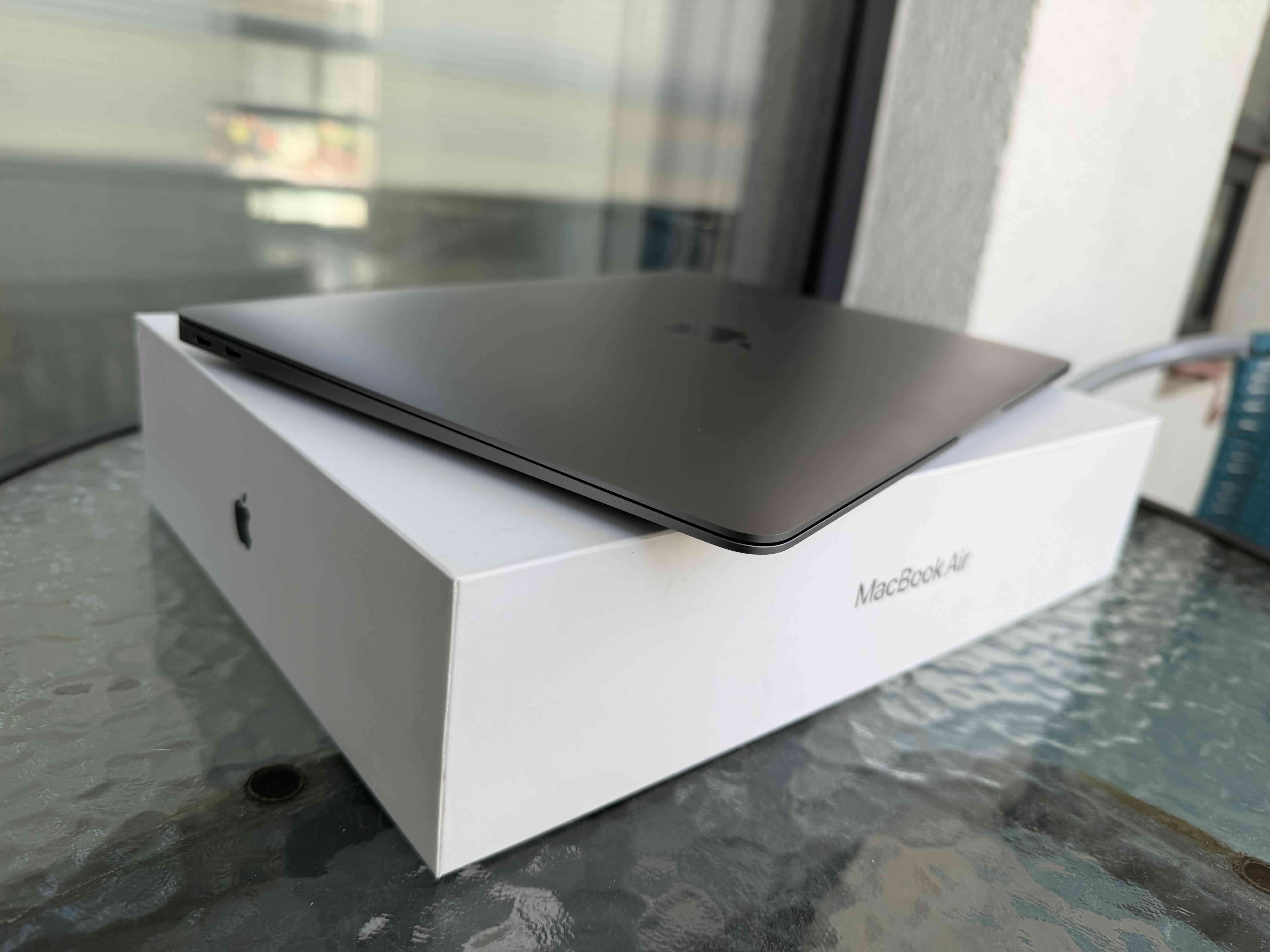 MacBook Air M1 13" — Chip M1 / 8GB RAM / 256GB SSD - miniatura 2