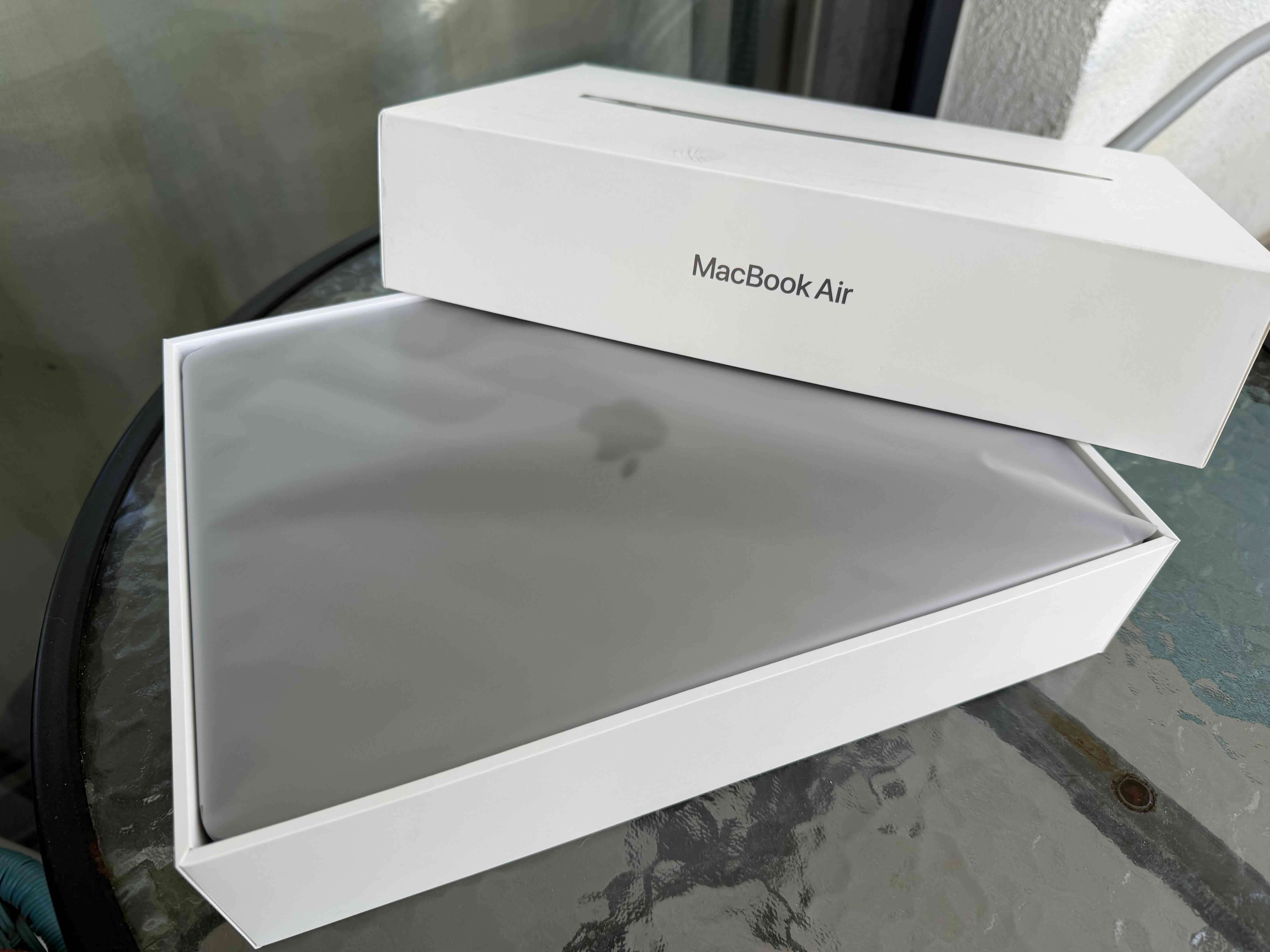 MacBook Air M1 13" — Chip M1 / 8GB RAM / 256GB SSD - miniatura 5