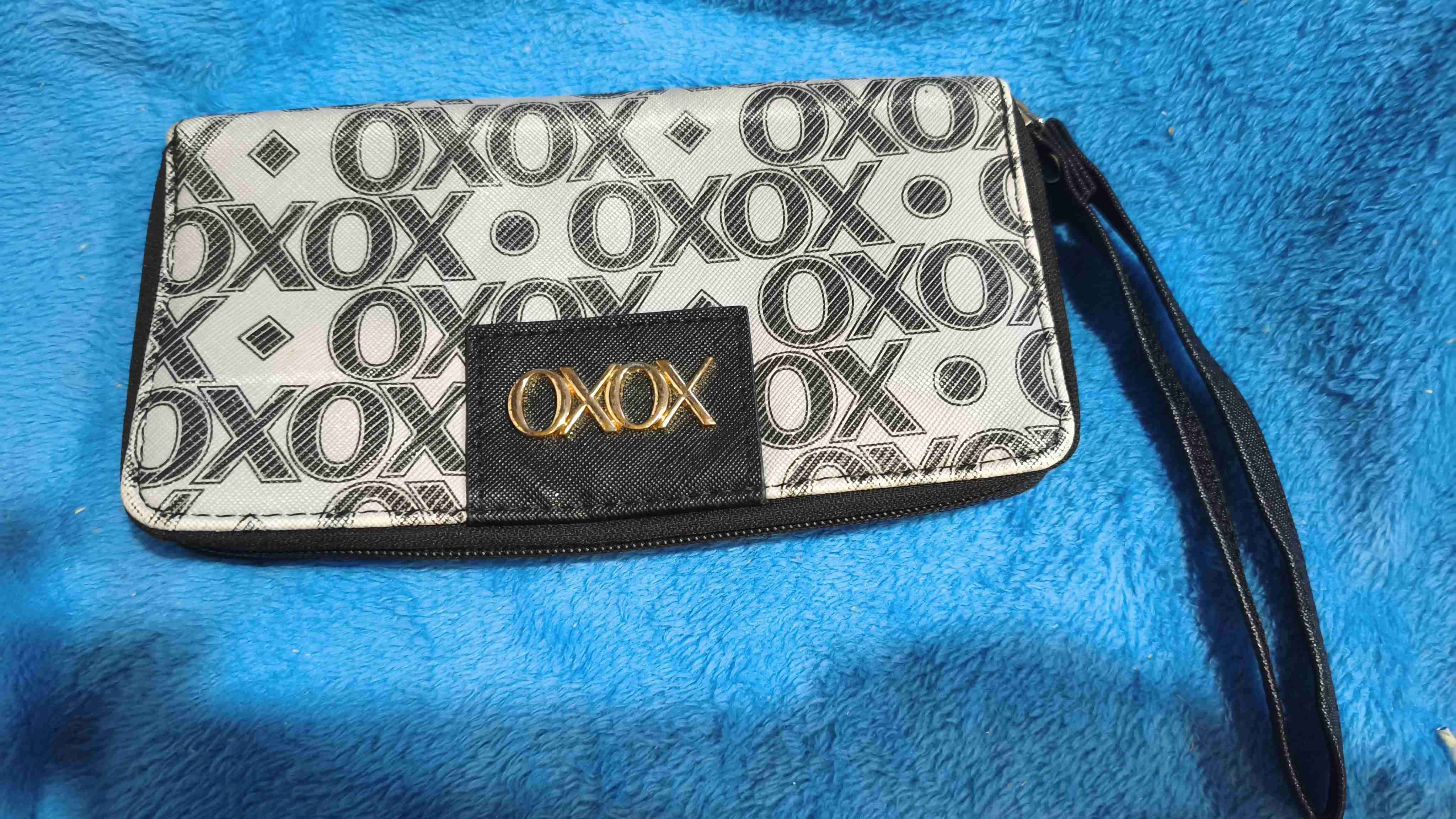 Billetera XOXO estampado gris y negro - miniatura 2