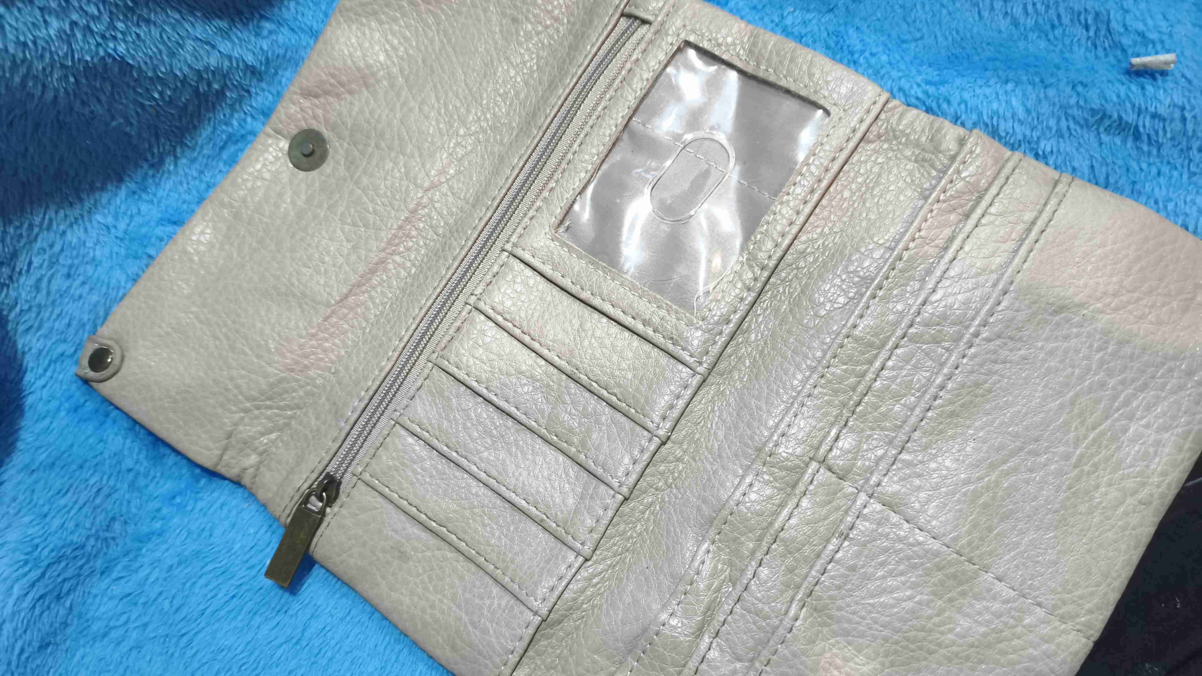 Cartera beige de cuero sintético - miniatura 3