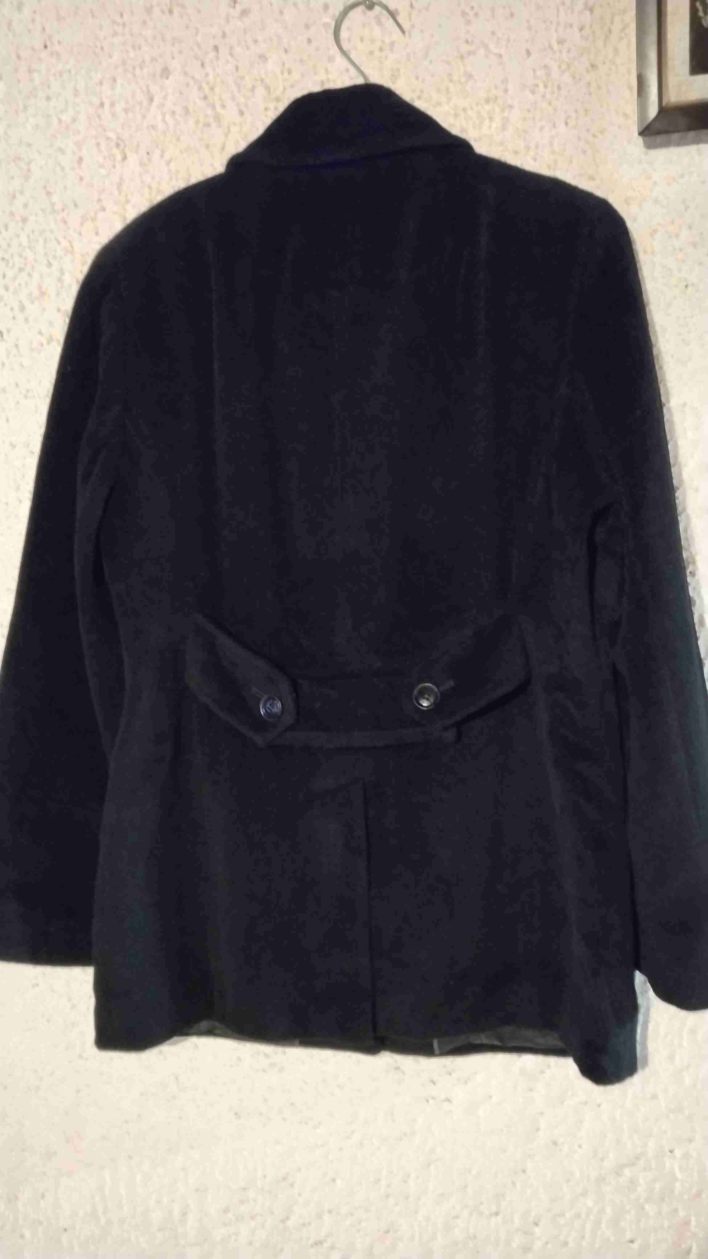 Abrigo negro estilo clásico - miniatura 3