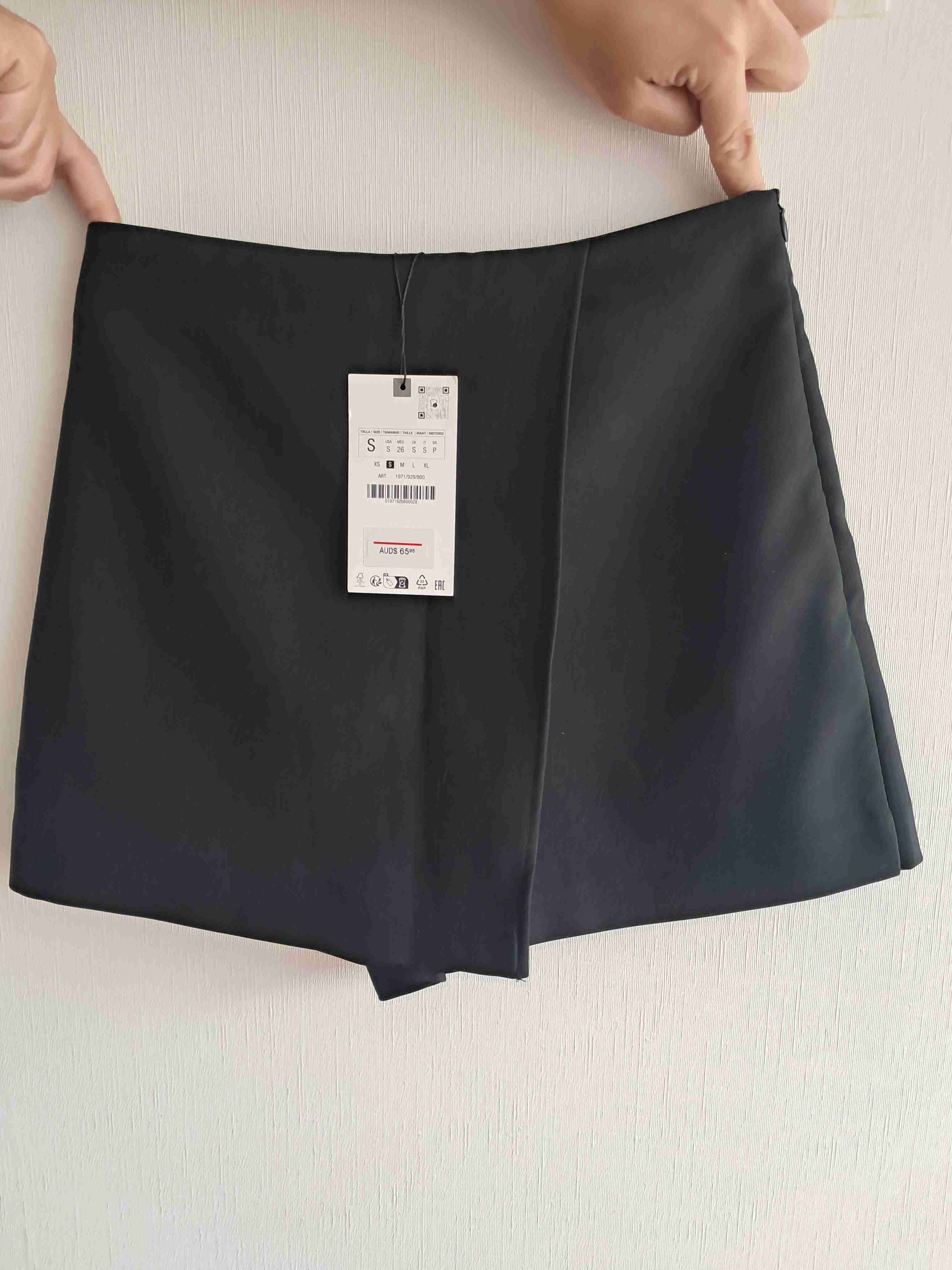 Falda short negra ZARA - miniatura 2
